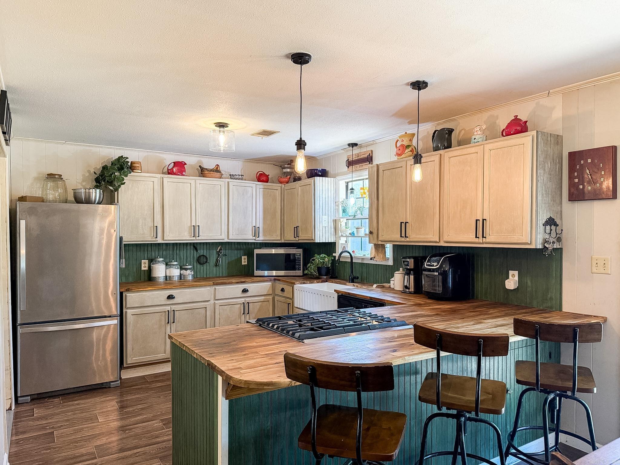 7430 Highway 367 Property Photo 3