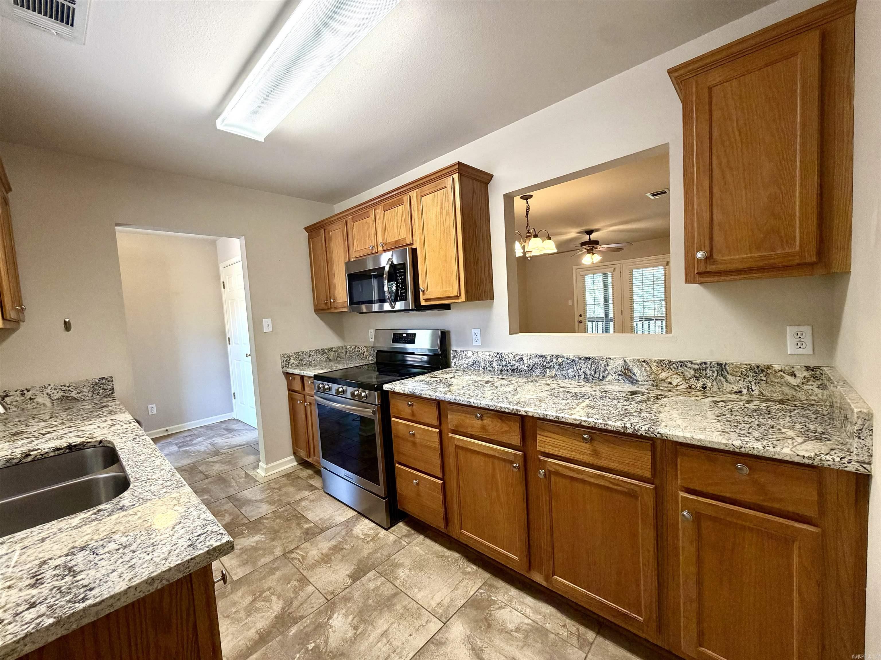 1100 Woodlawn Avenue #48 Property Photo 11