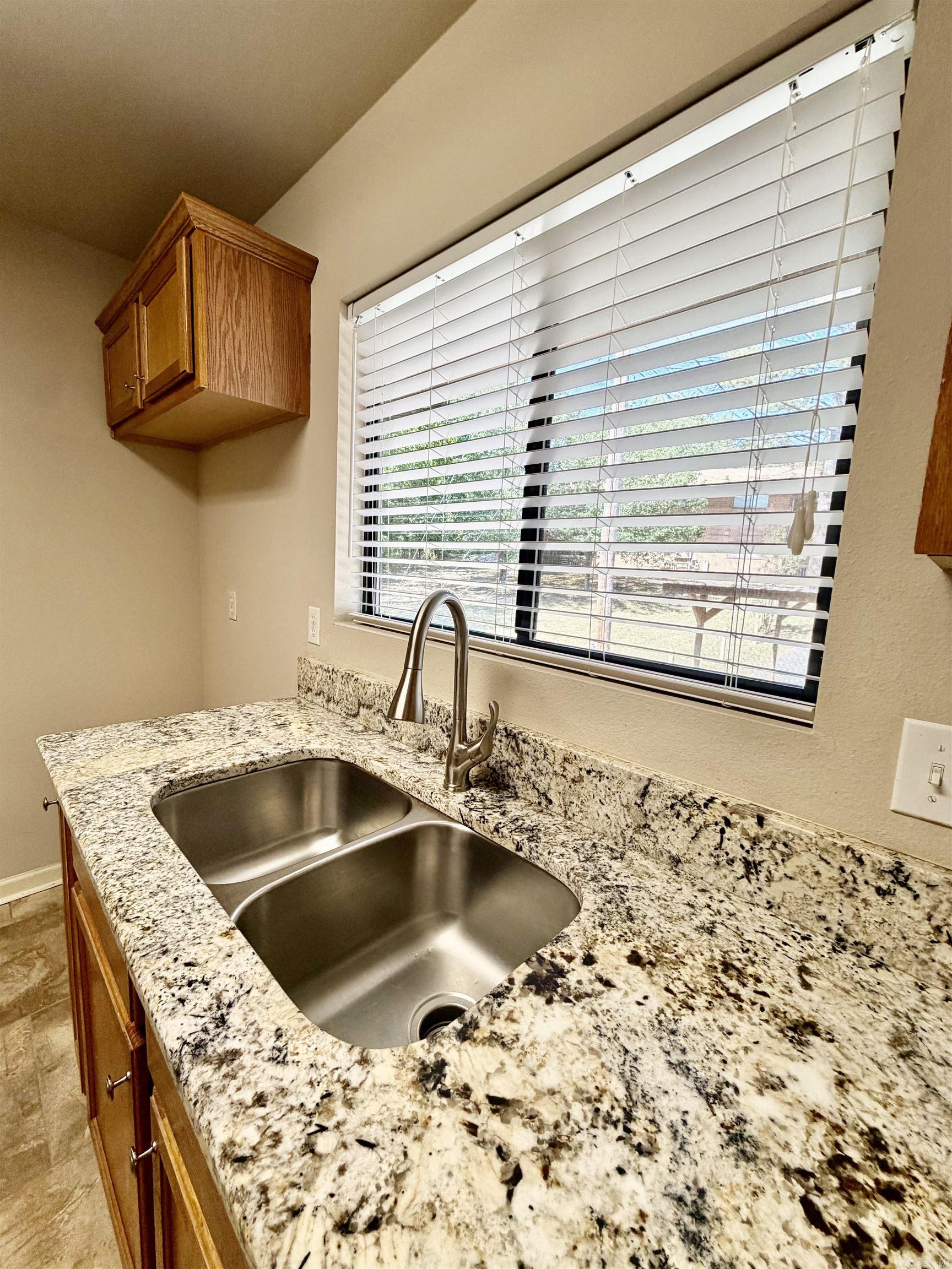 1100 Woodlawn Avenue #48 Property Photo 13