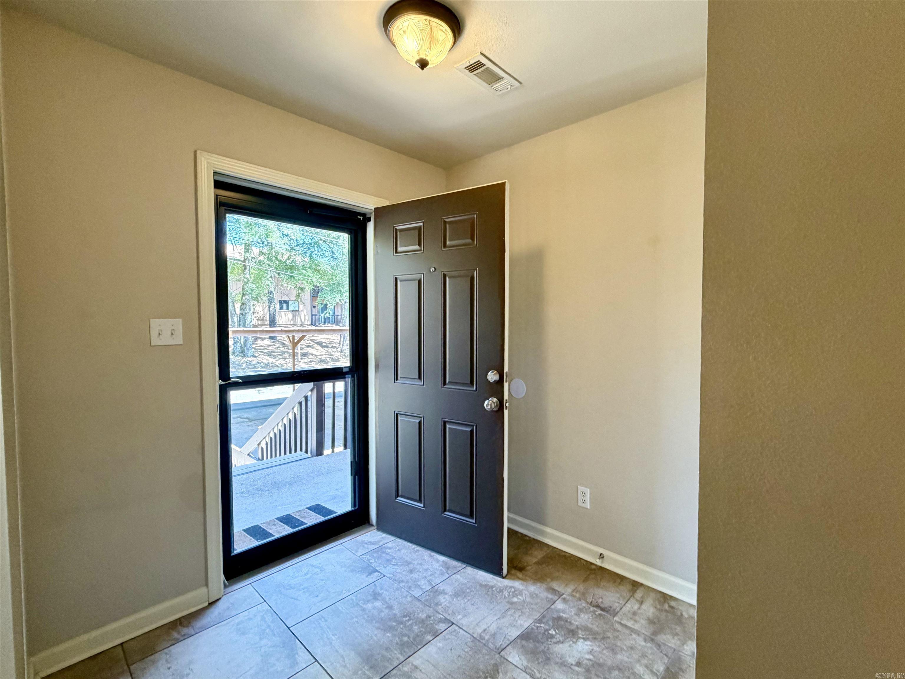 1100 Woodlawn Avenue #48 Property Photo 19