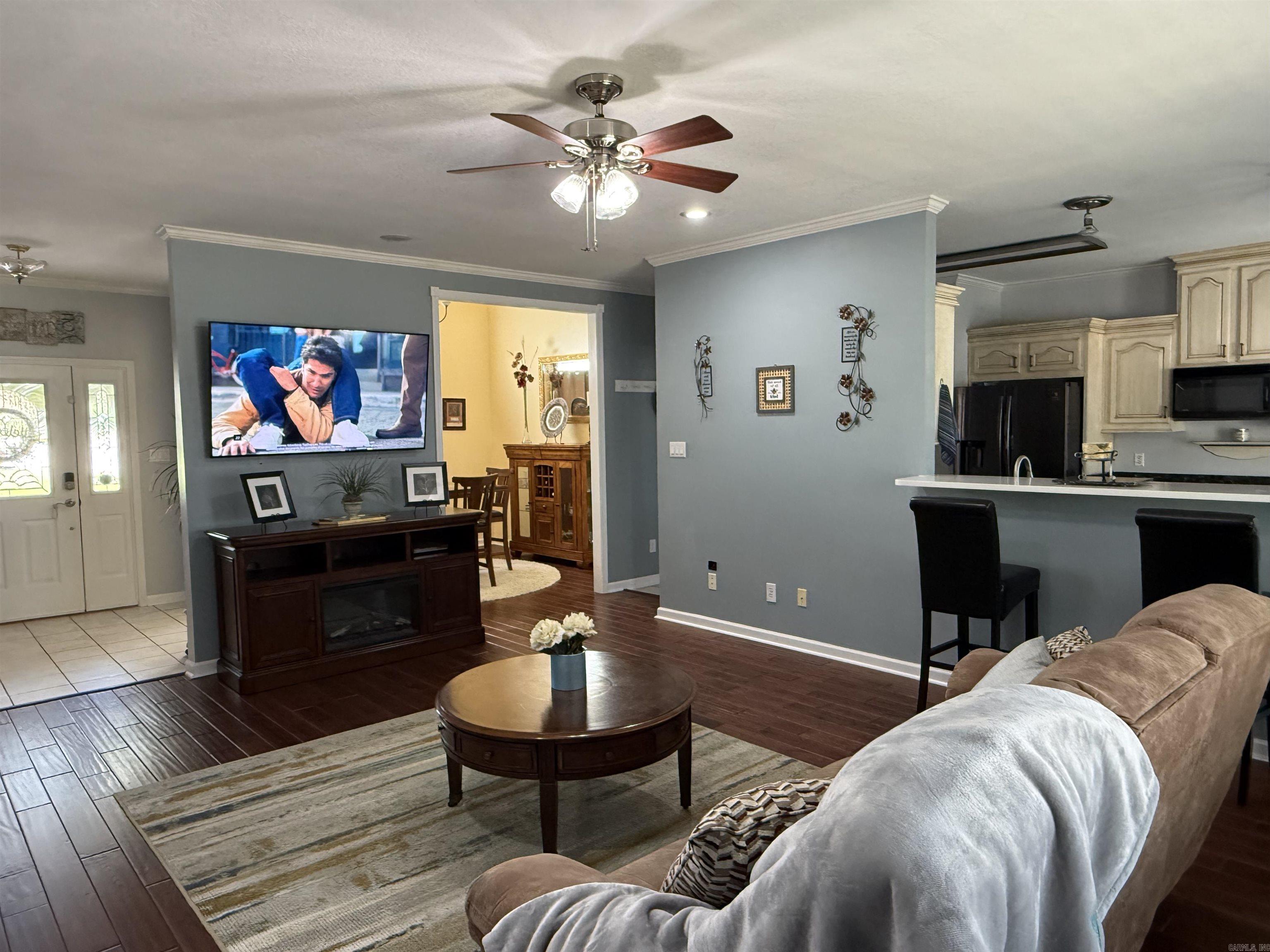 4104 Wetherfield Property Photo 7