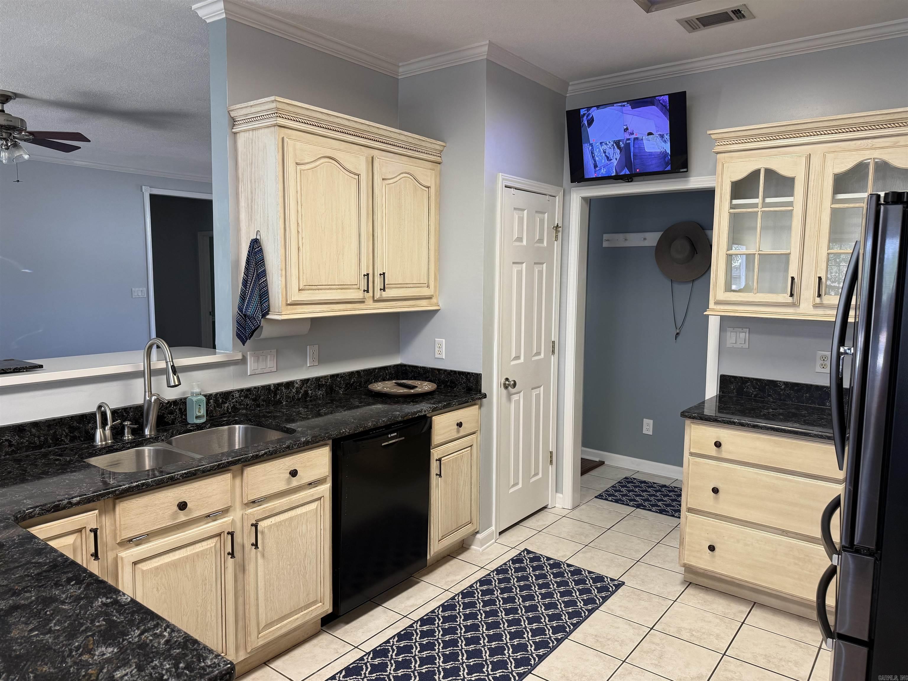 4104 Wetherfield Property Photo 11