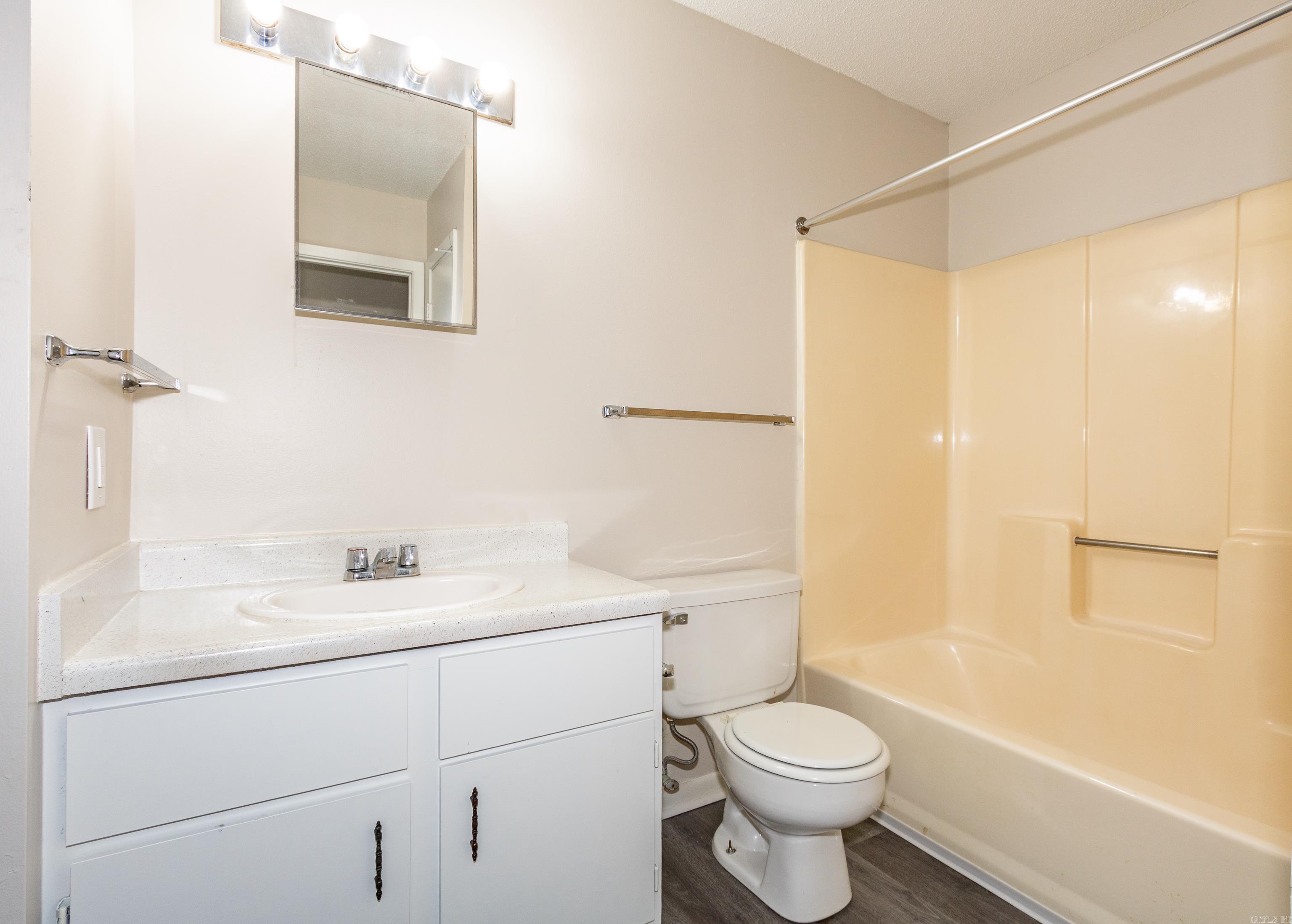 1100 Brookside Drive 31 Property Photo 21