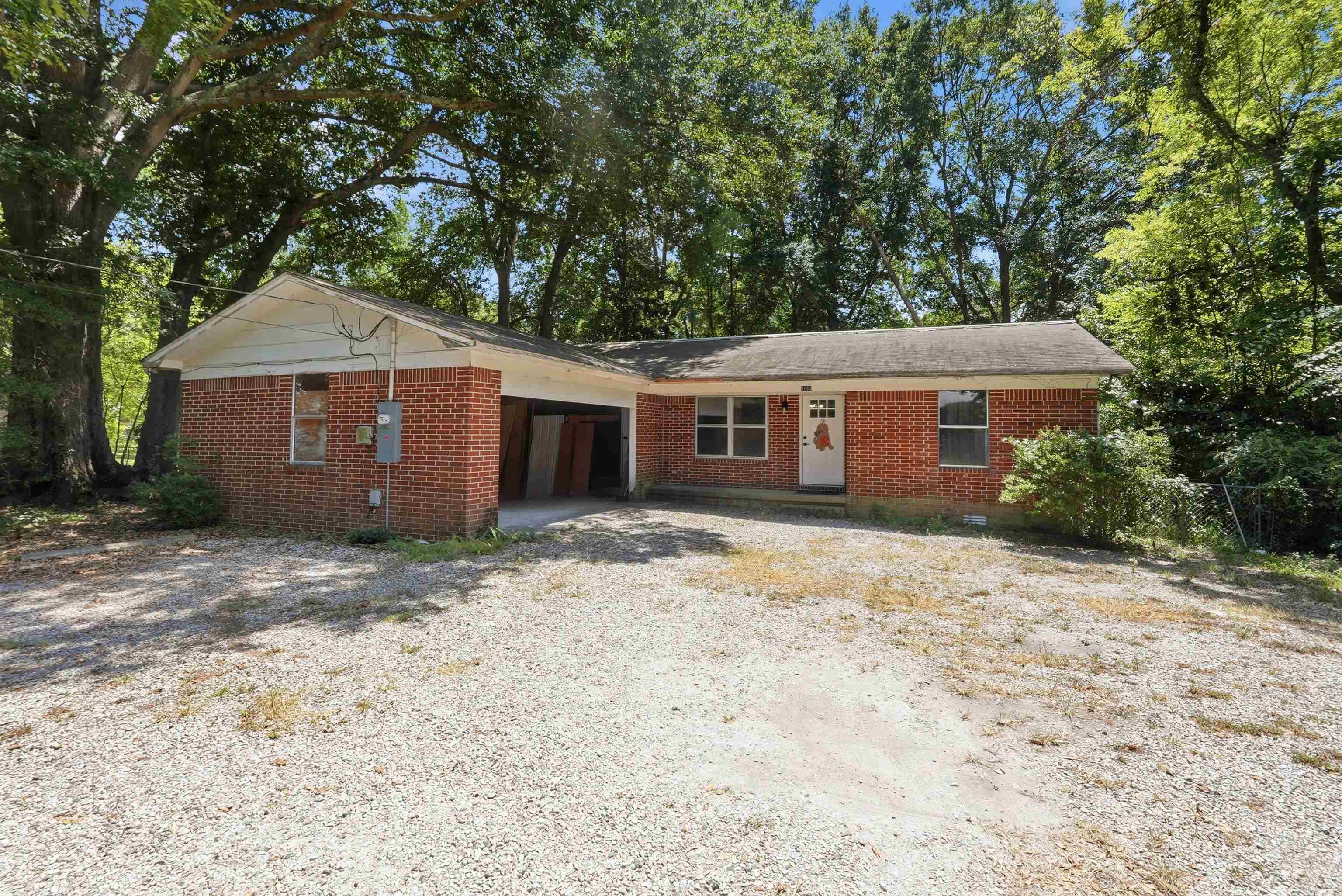 1003 W Moline Street Property Photo 1