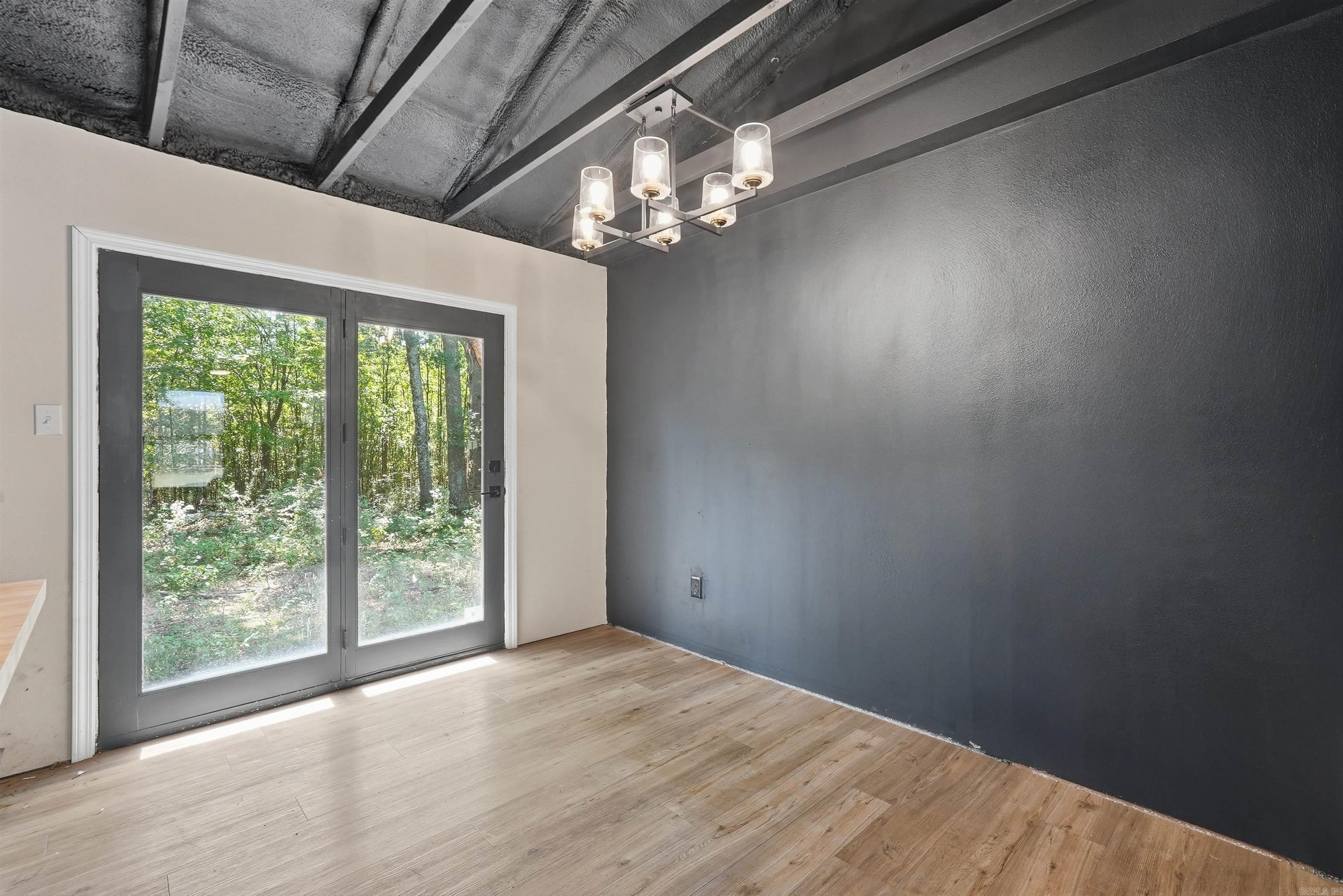 1003 W Moline Street Property Photo 16