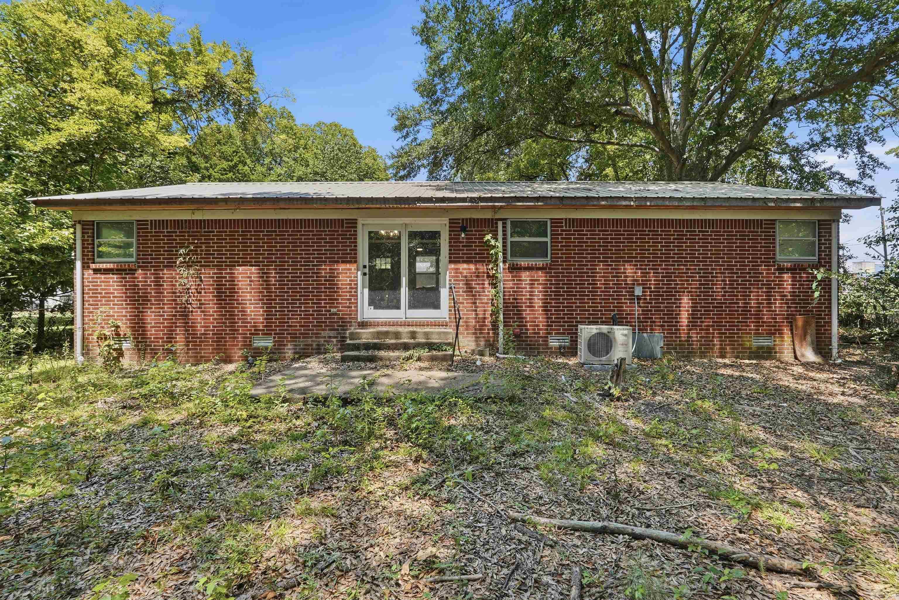 1003 W Moline Street Property Photo 27