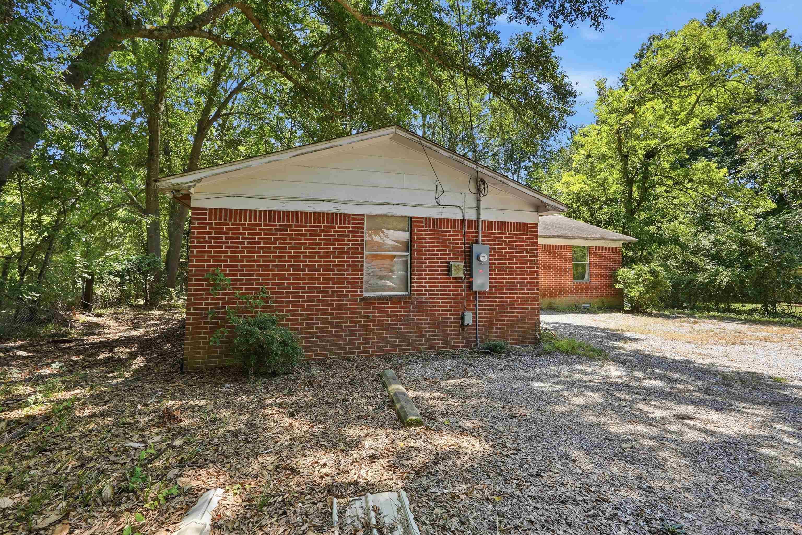 1003 W Moline Street Property Photo 28