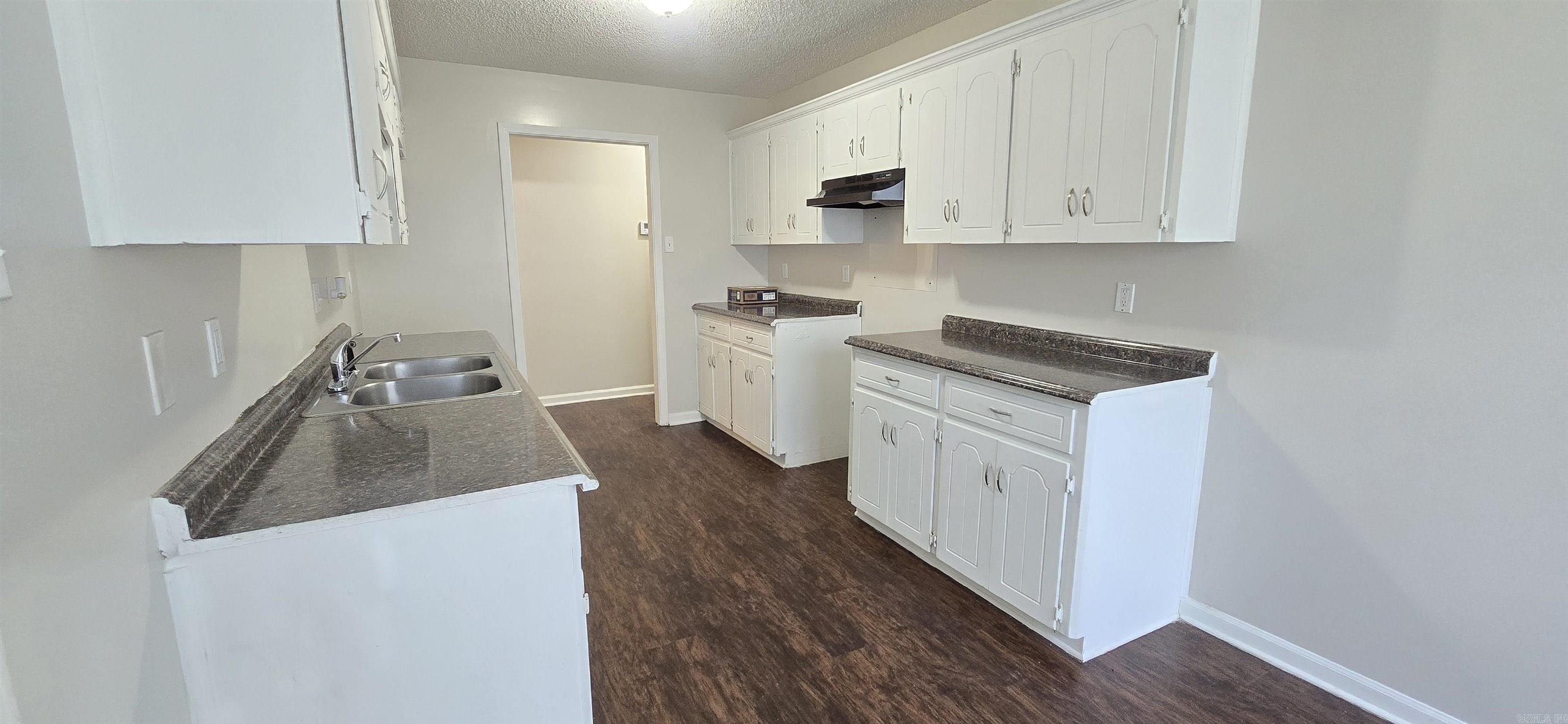 87 Sycamore Property Photo 3