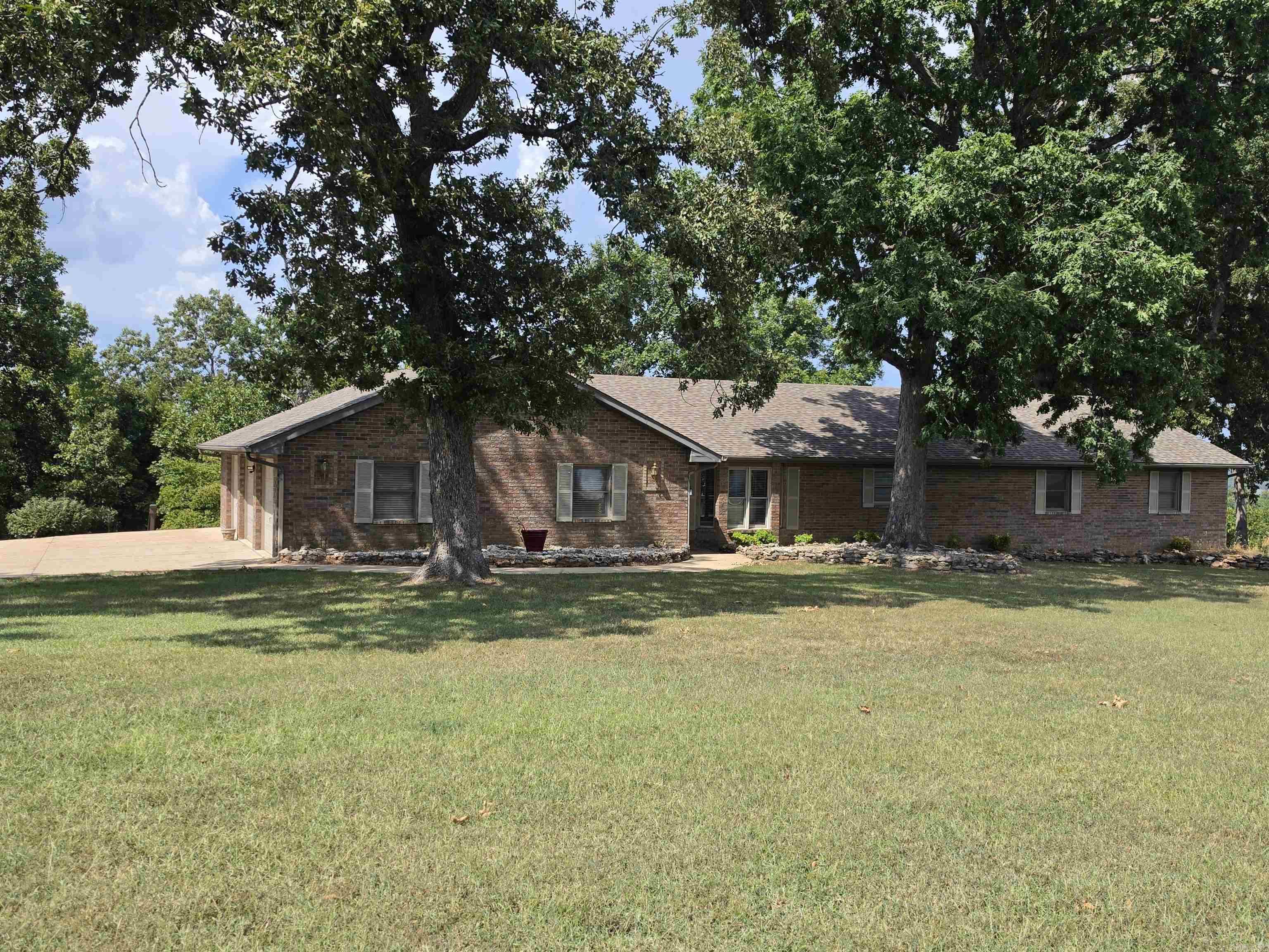 334 Forrest Hills Drive Property Photo 2