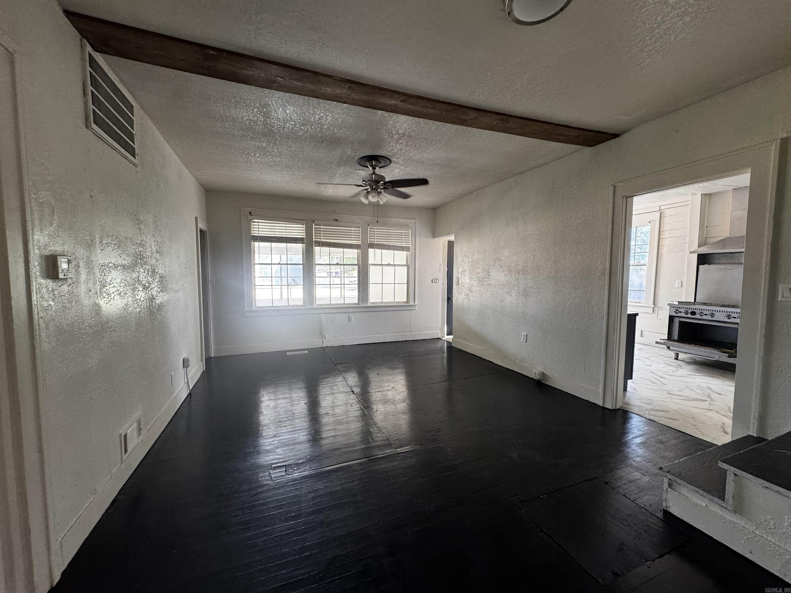 220 Fussell Property Photo 5
