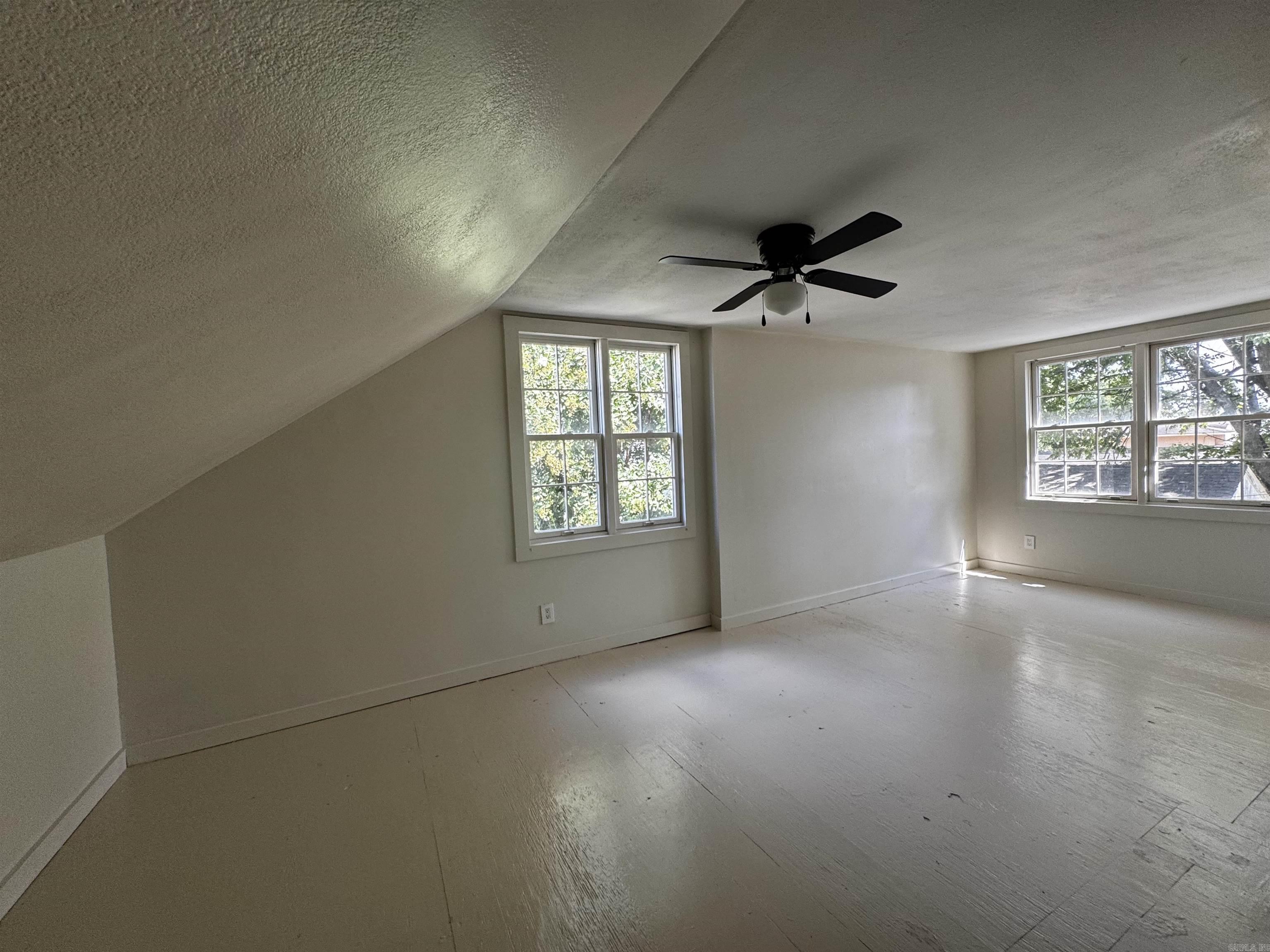 220 Fussell Property Photo 10