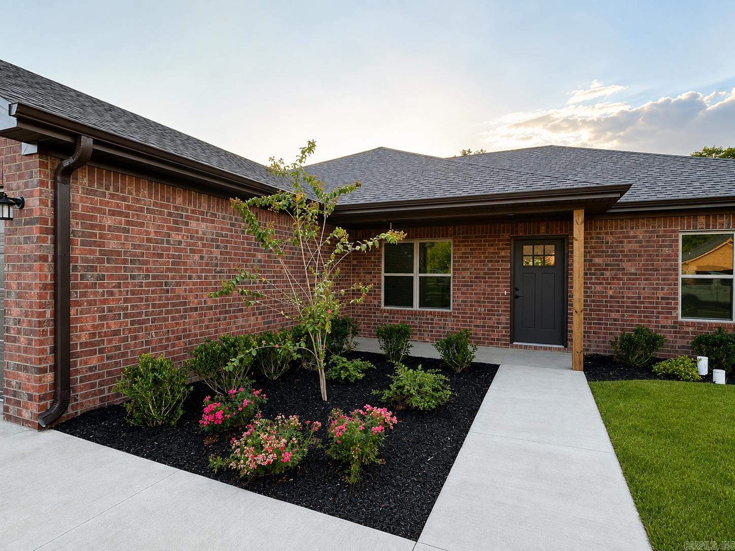 5412 Lotus St. Property Photo 3