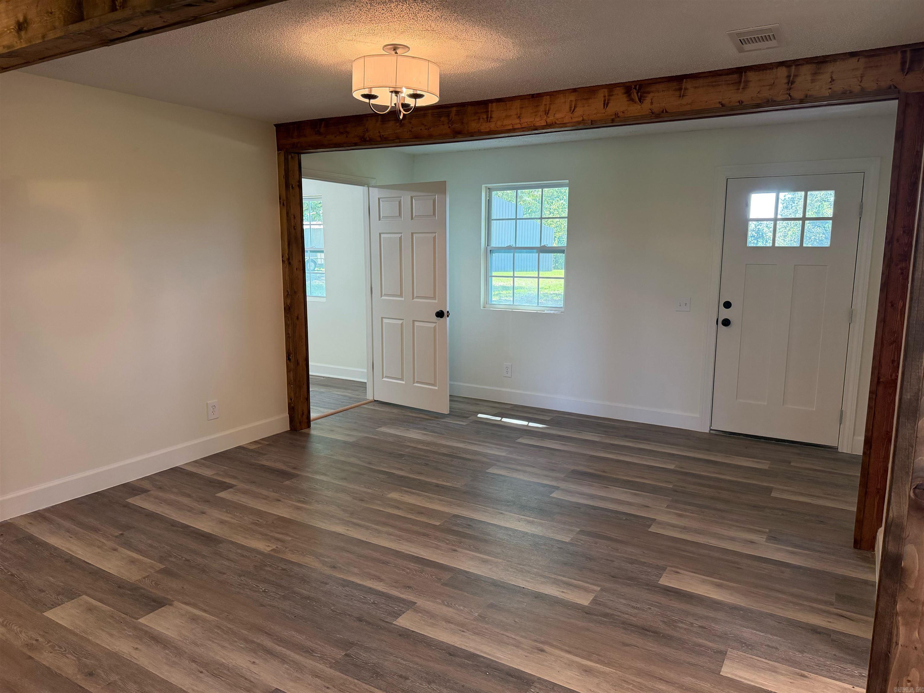 101 Summer Meadows Property Photo 4