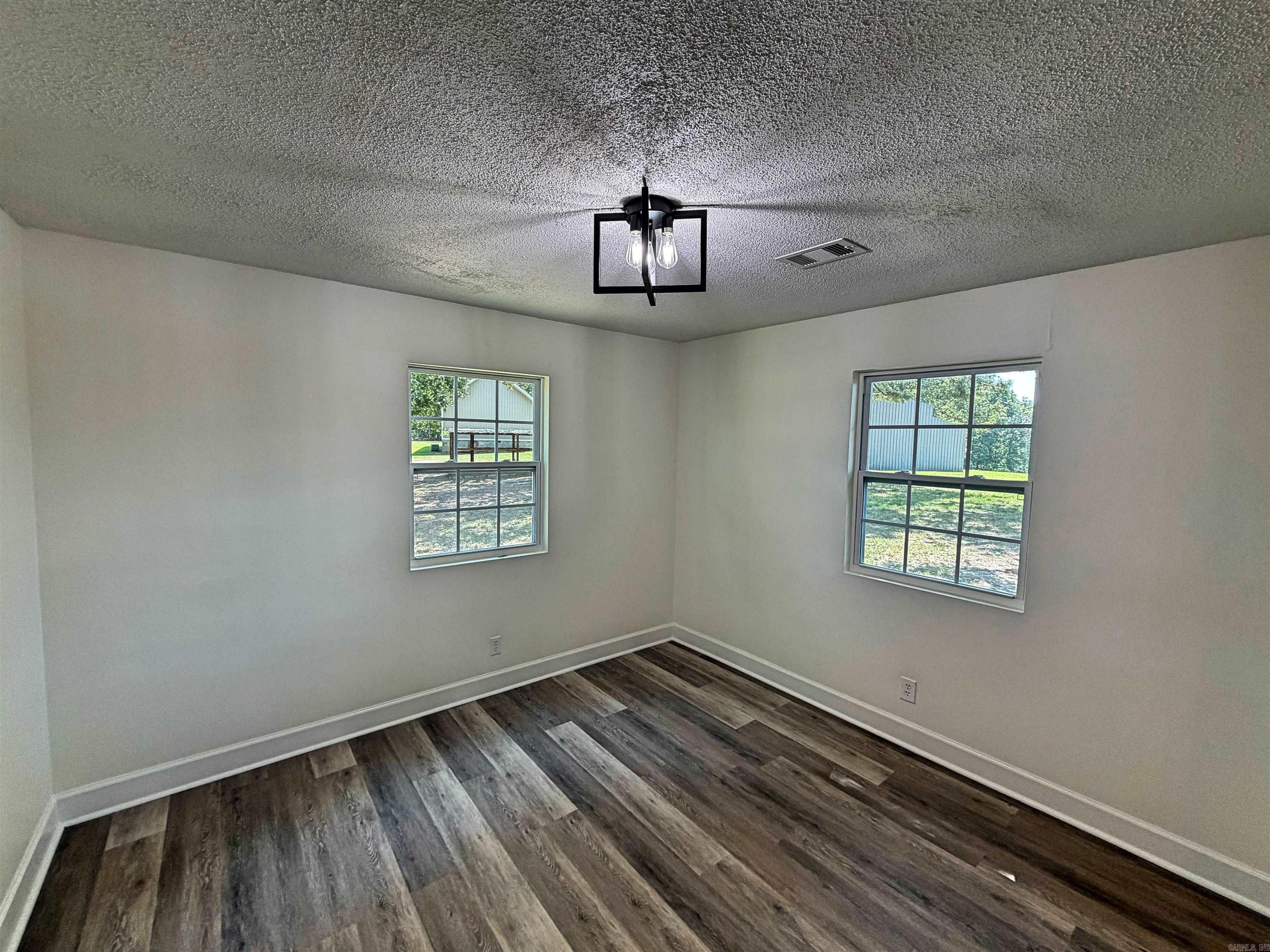 101 Summer Meadows Property Photo 22