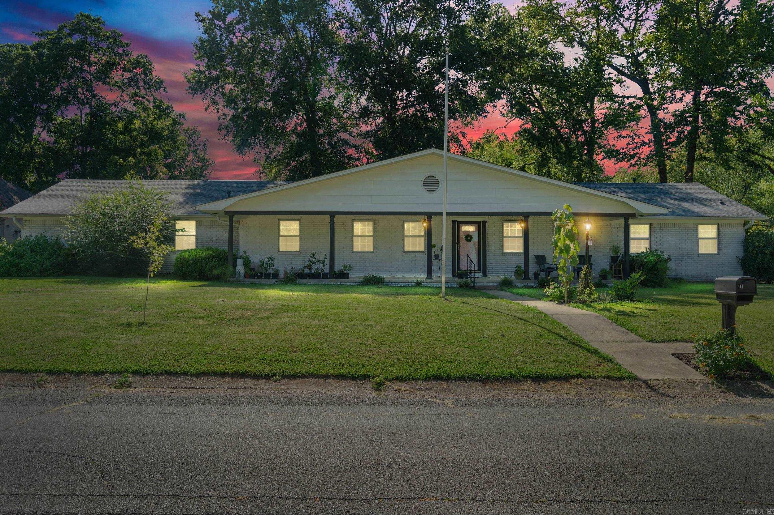 11 Deerwood Dr Property Photo 3