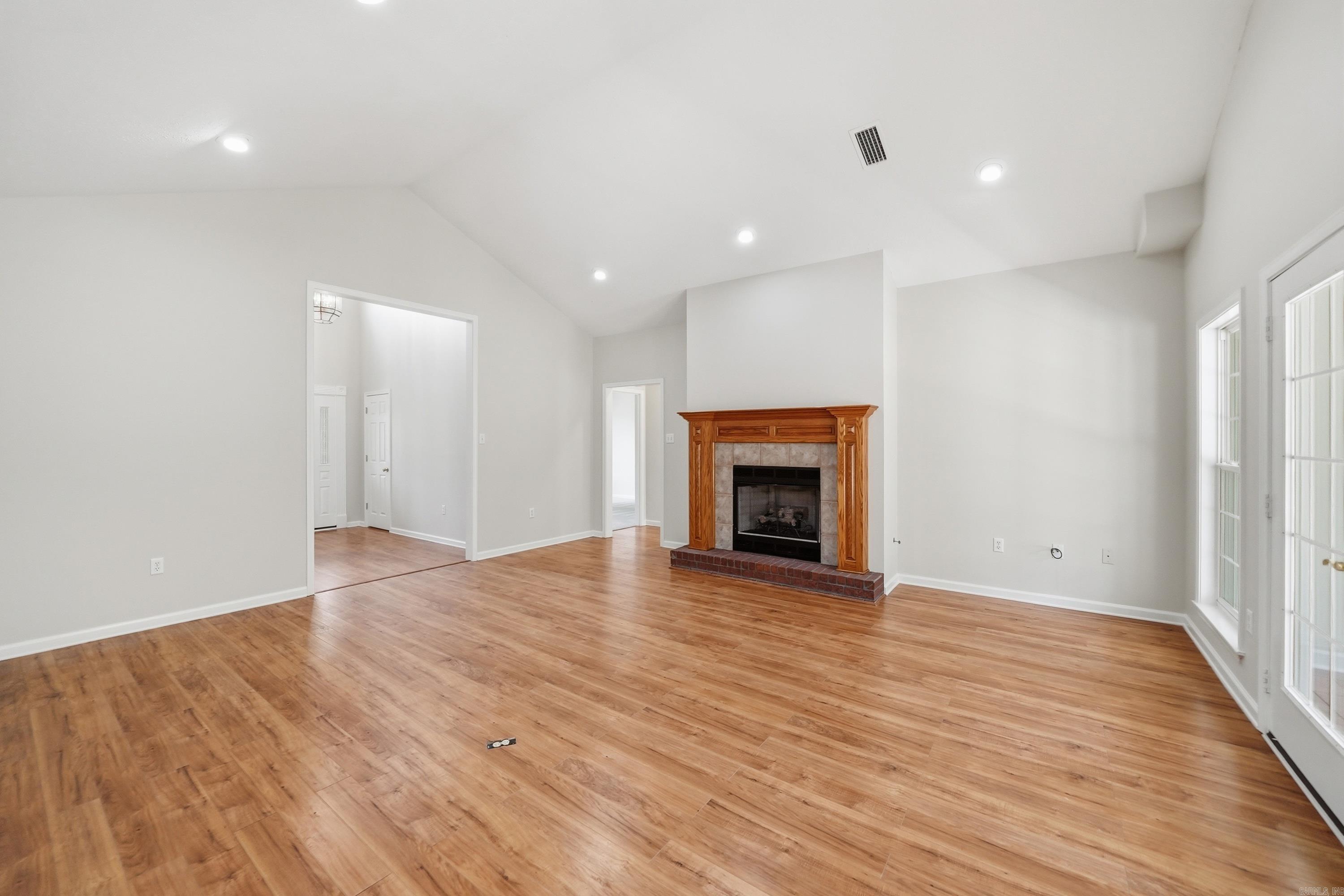 9 Summer Hill Drive Property Photo 4