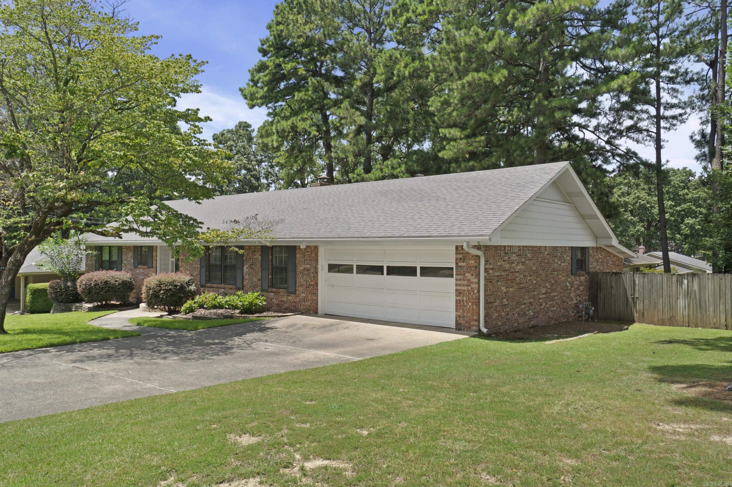 816 Hall Drive Property Photo 4