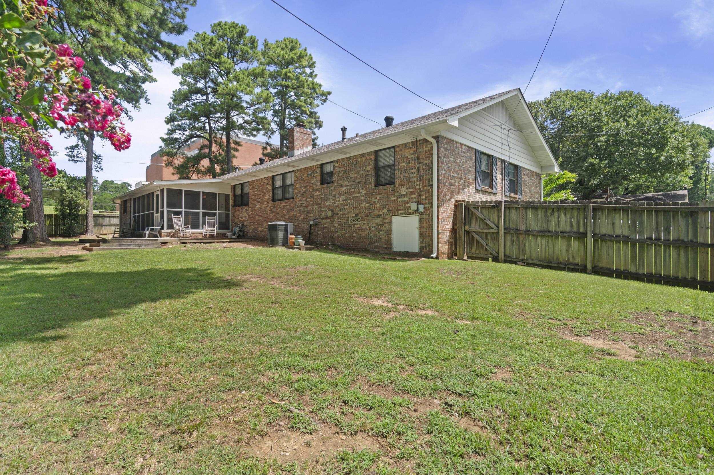 816 Hall Drive Property Photo 26