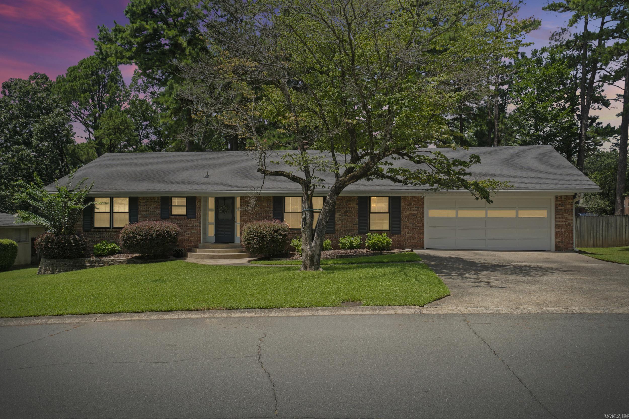 816 Hall Drive Property Photo 29