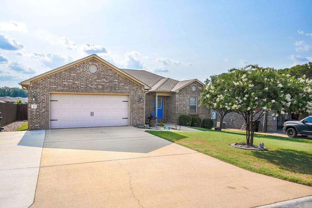 23 Huntington Drive Property Photo 2