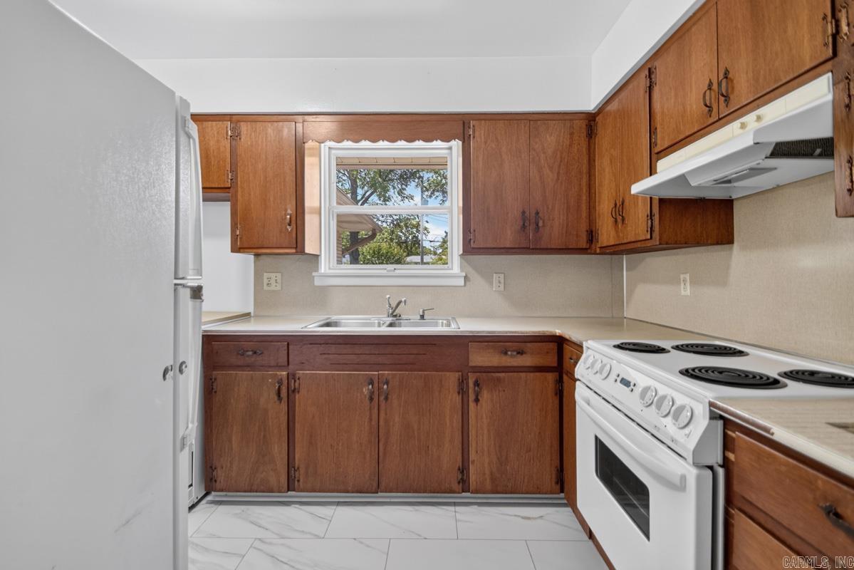 4007 Hillside Drive Property Photo 10