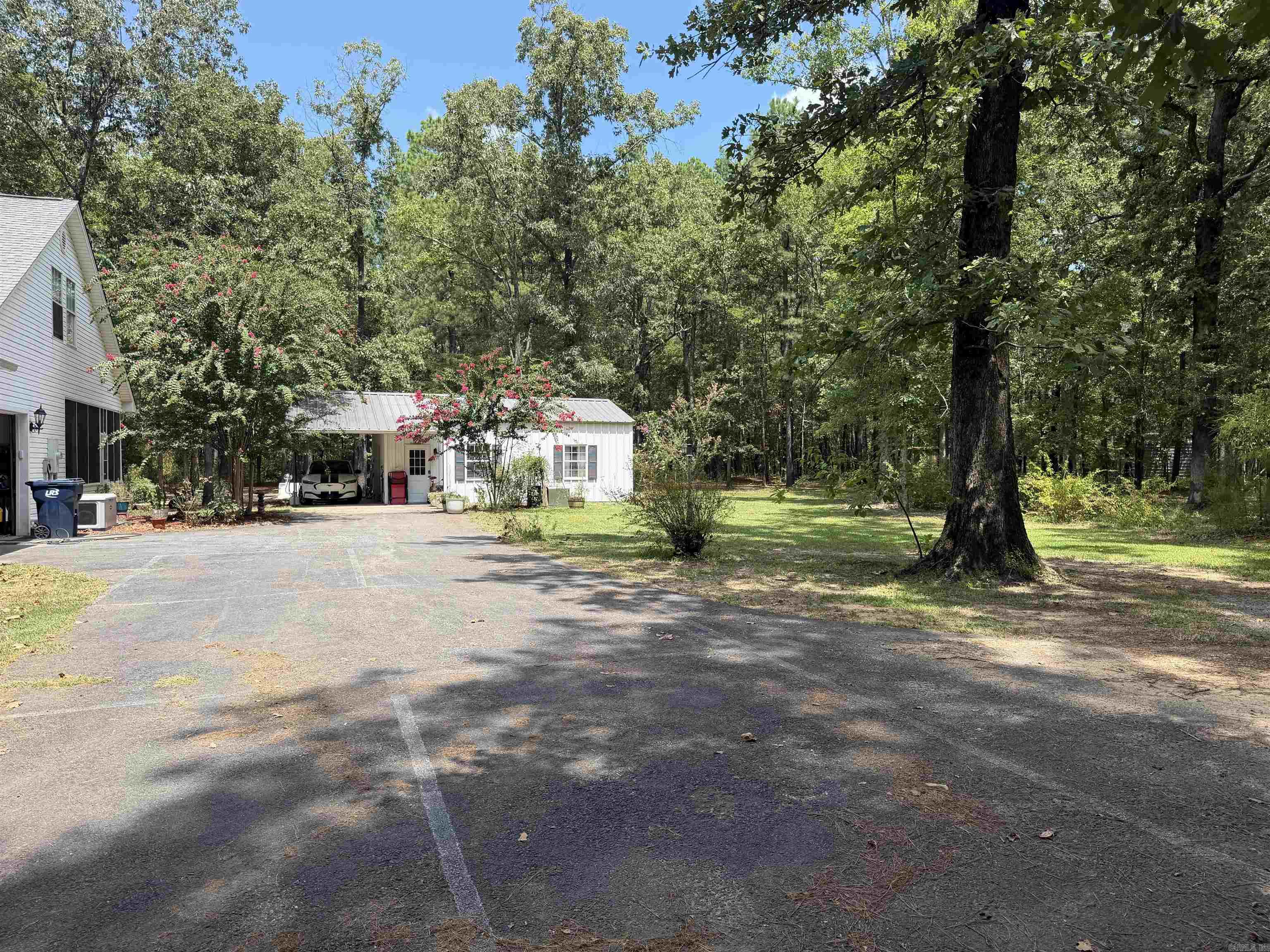 6917 Sorrells Road Property Photo 3
