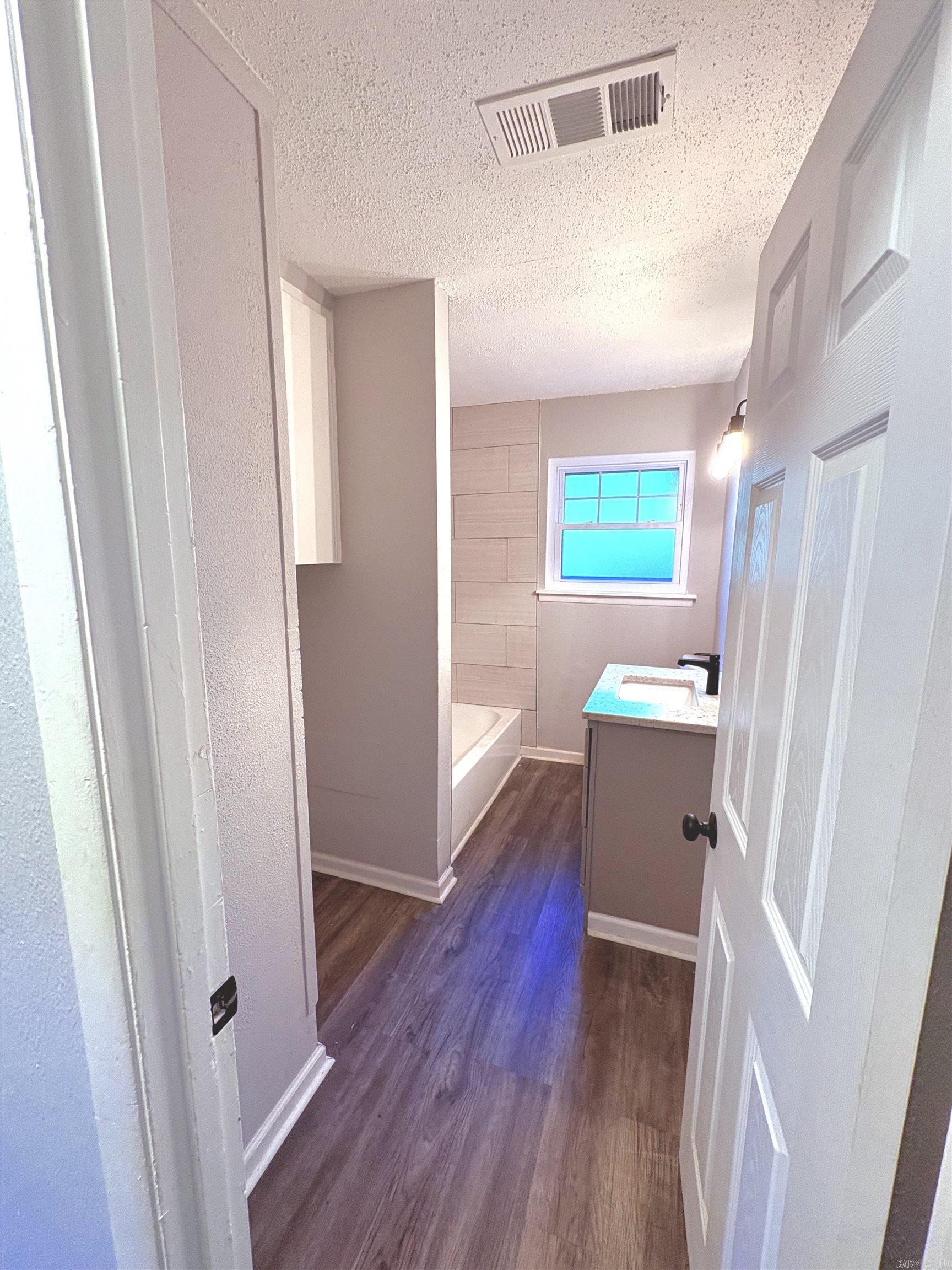 7518 Twin Oaks Drive Property Photo 8