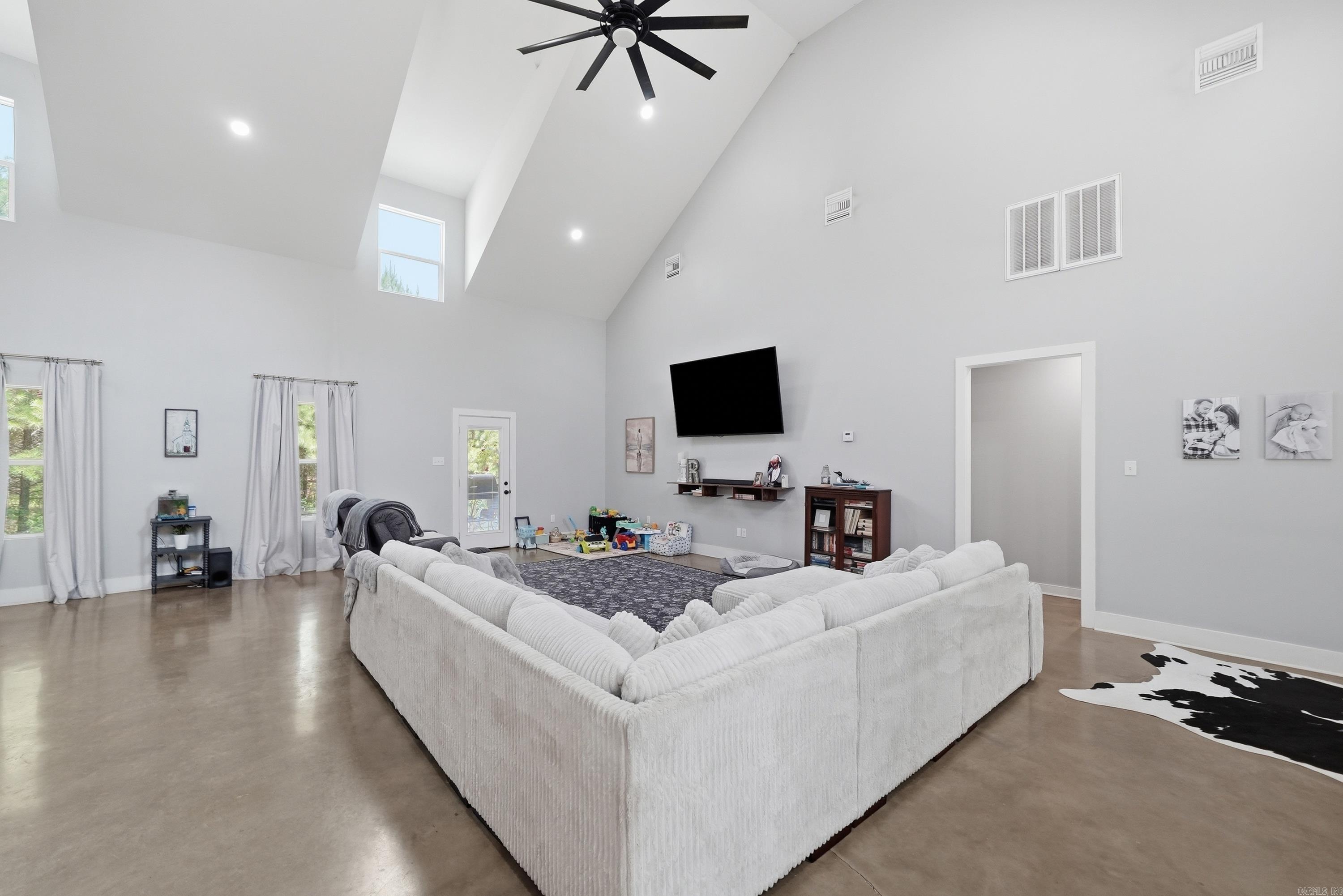 4629 De Young Road Property Photo 7