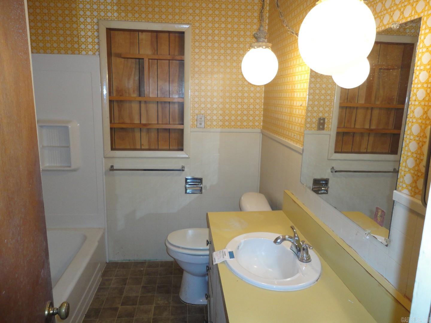 802 W 8th Avenue Property Photo 11
