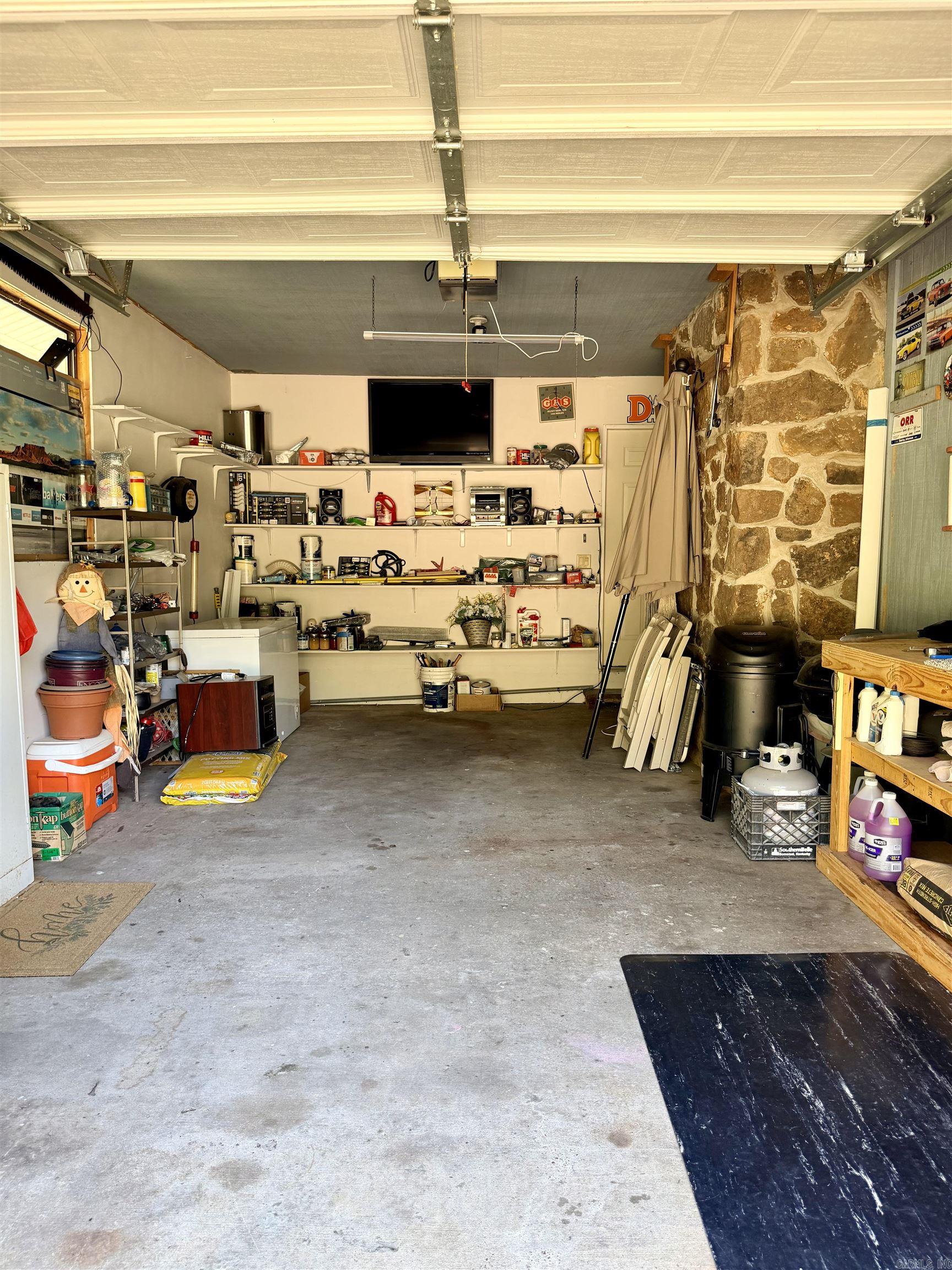 103 Woodcove Drive Property Photo 33