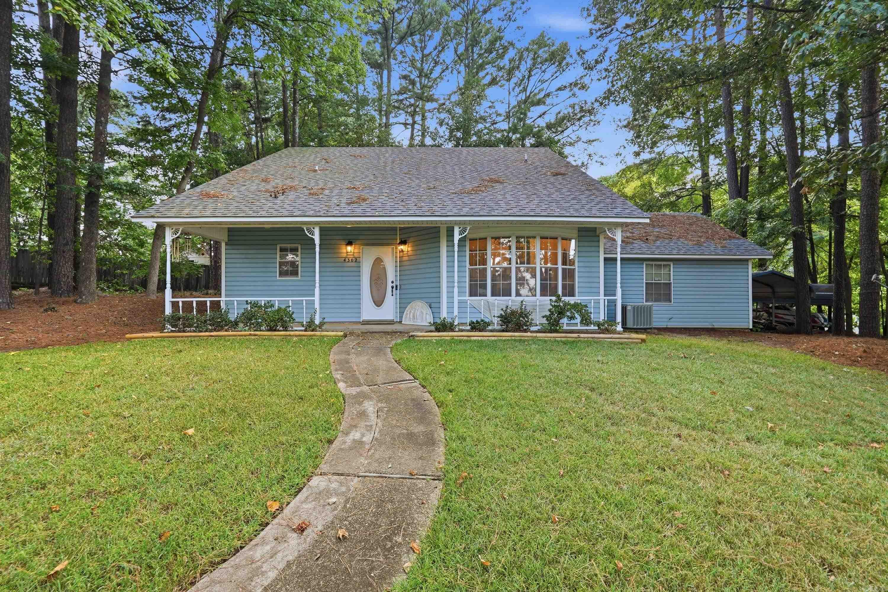 4302 Glenda Lane Property Photo 1