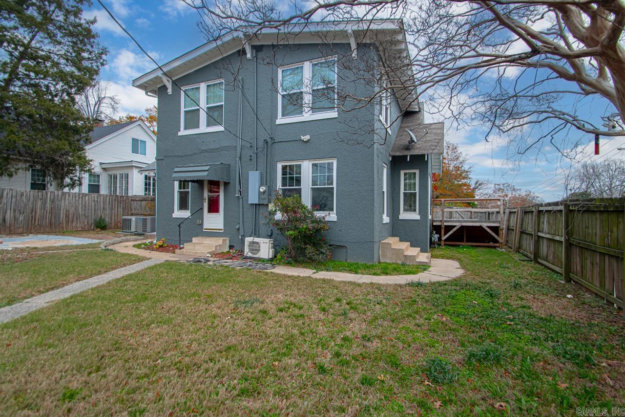 100 Colonial Court Property Photo 7