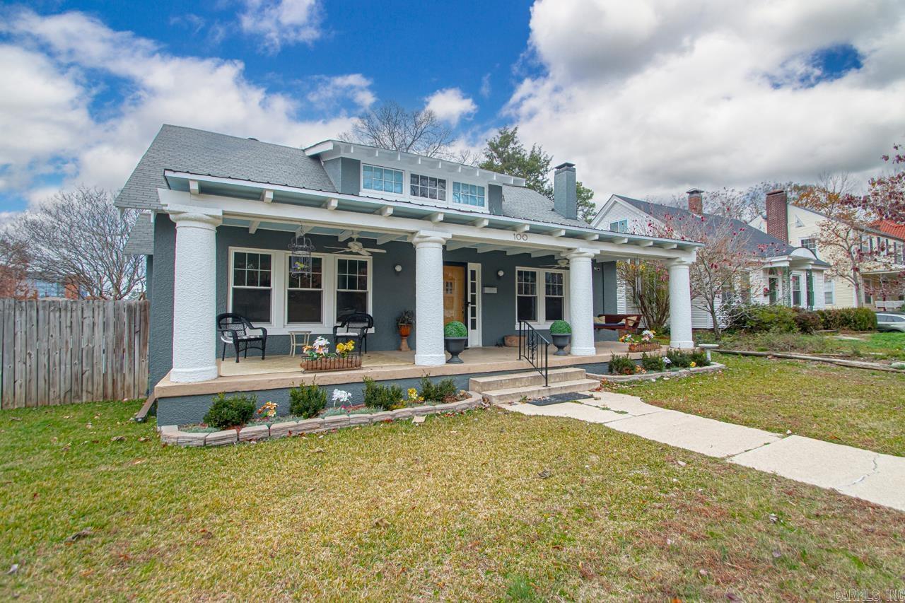 100 Colonial Court Property Photo 8