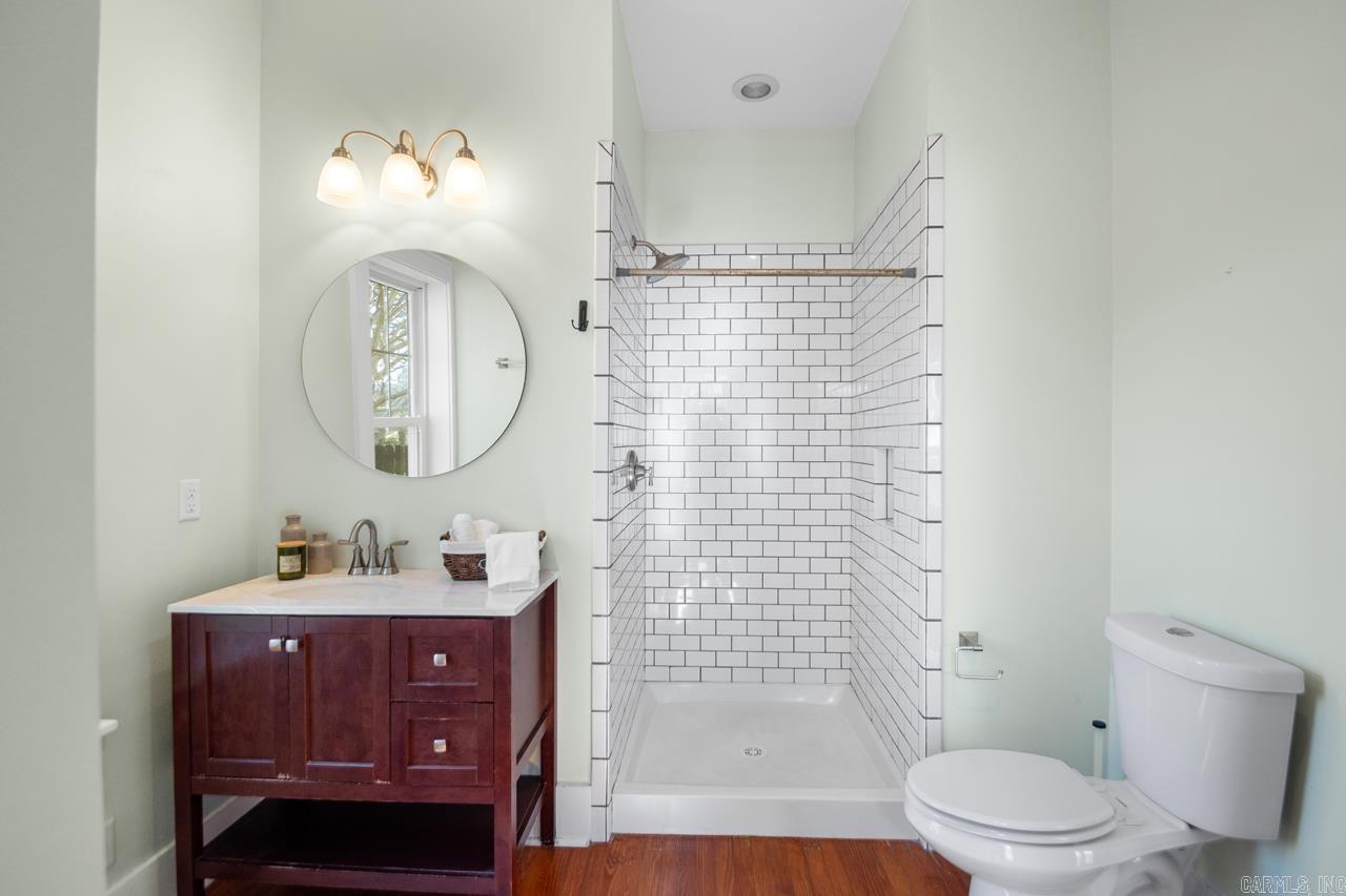 100 Colonial Court Property Photo 14