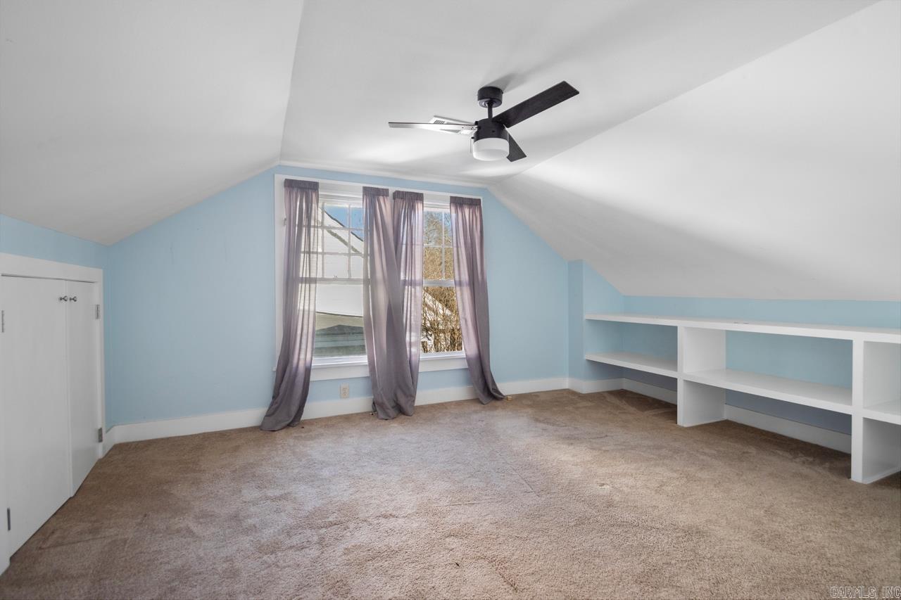 100 Colonial Court Property Photo 16