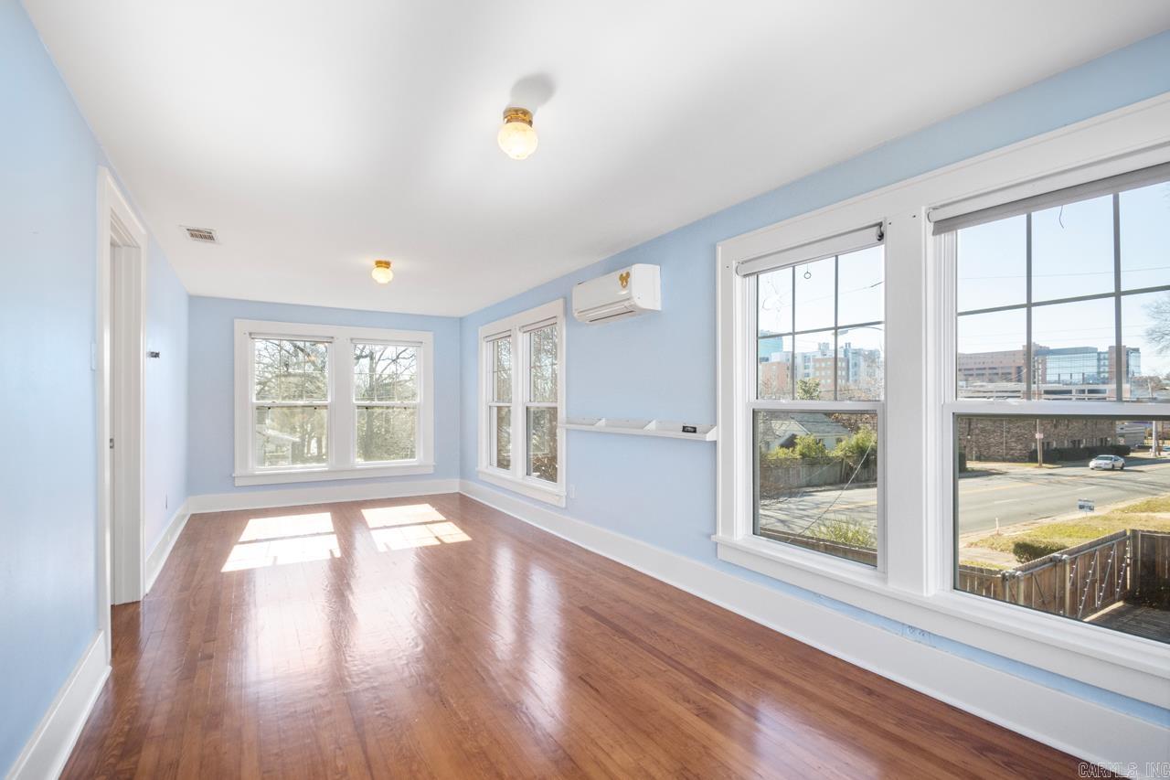 100 Colonial Court Property Photo 17