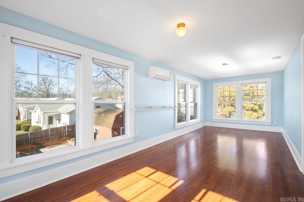 100 Colonial Court Property Photo 18