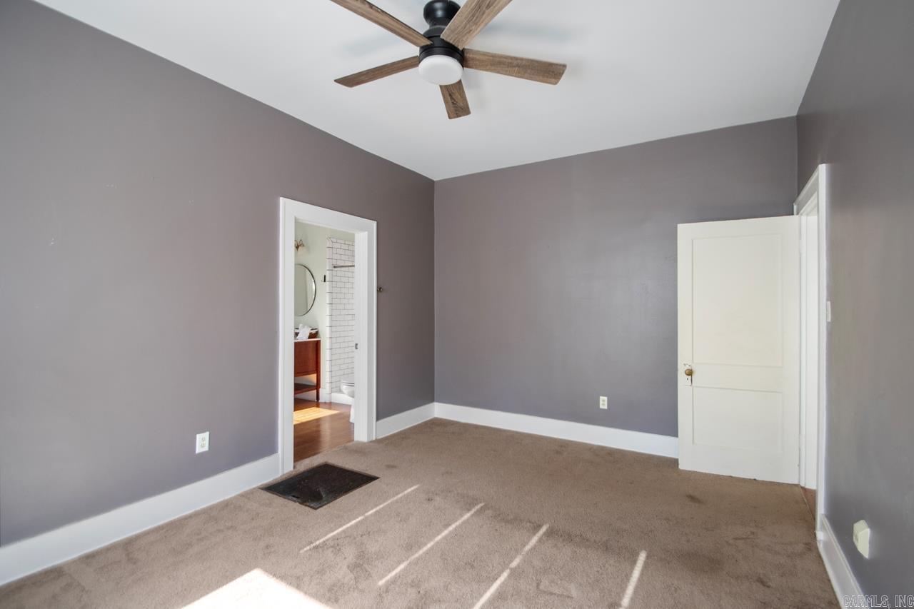 100 Colonial Court Property Photo 23
