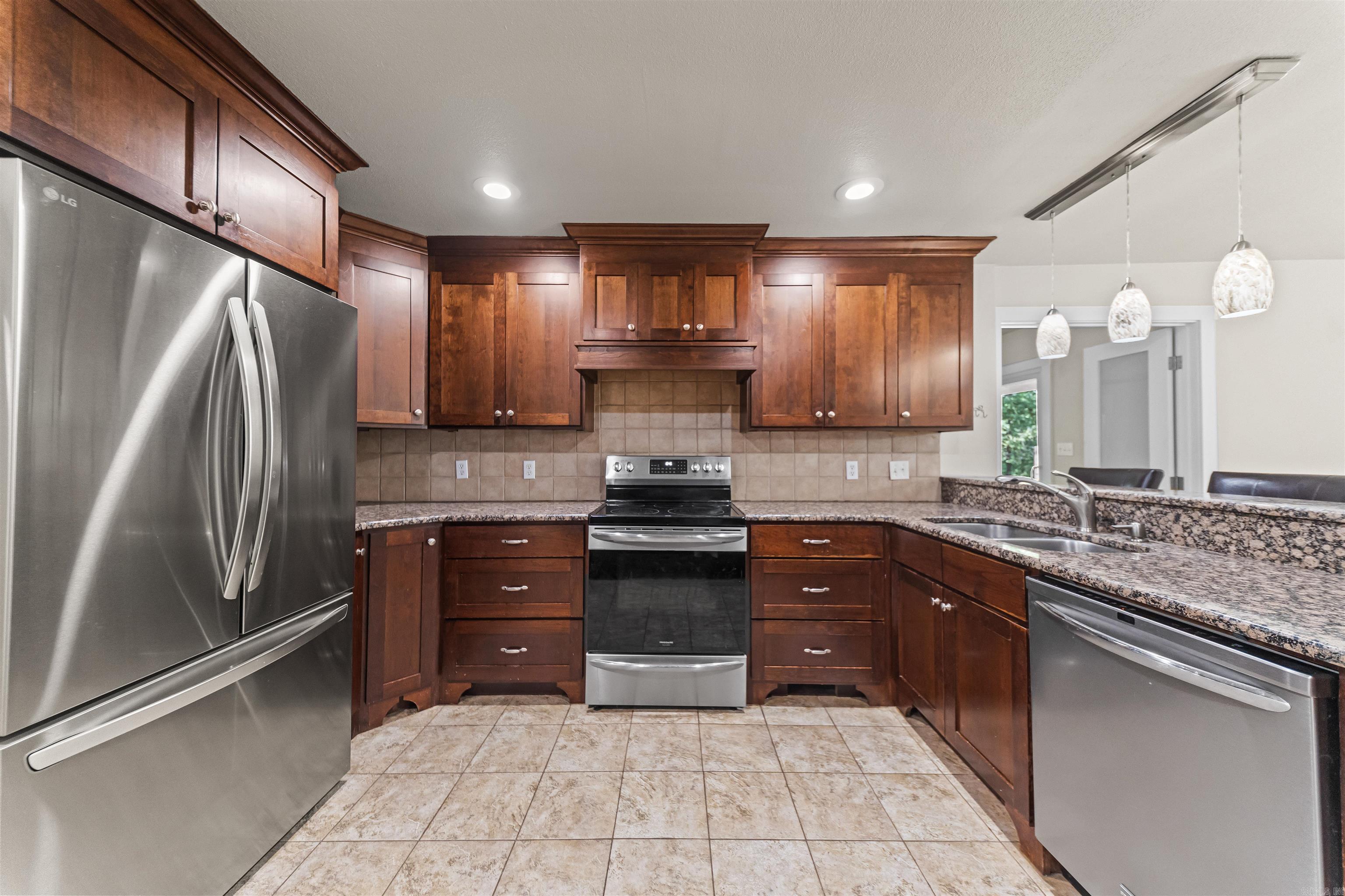 381 E Strawberry Property Photo 6