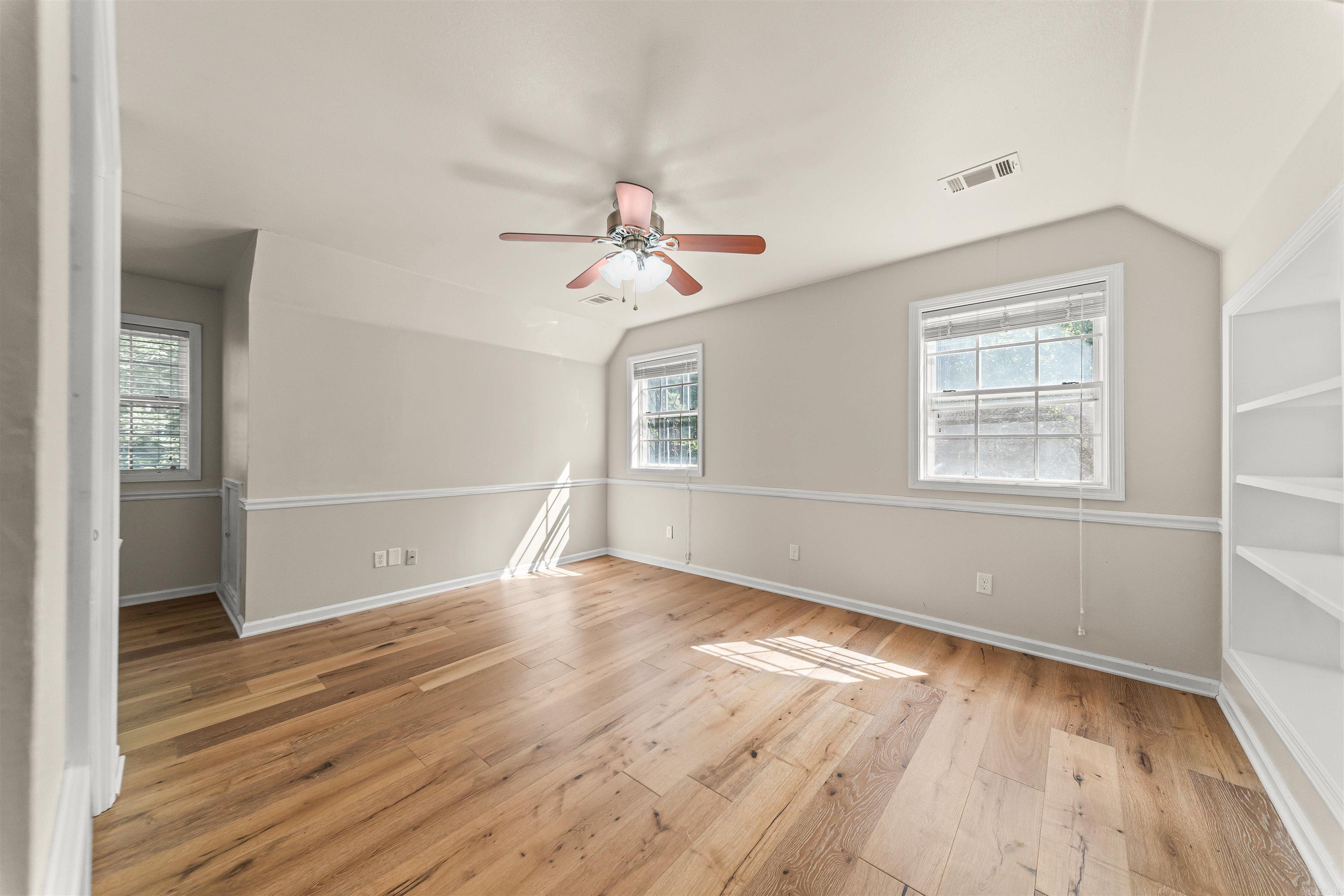 381 E Strawberry Property Photo 15