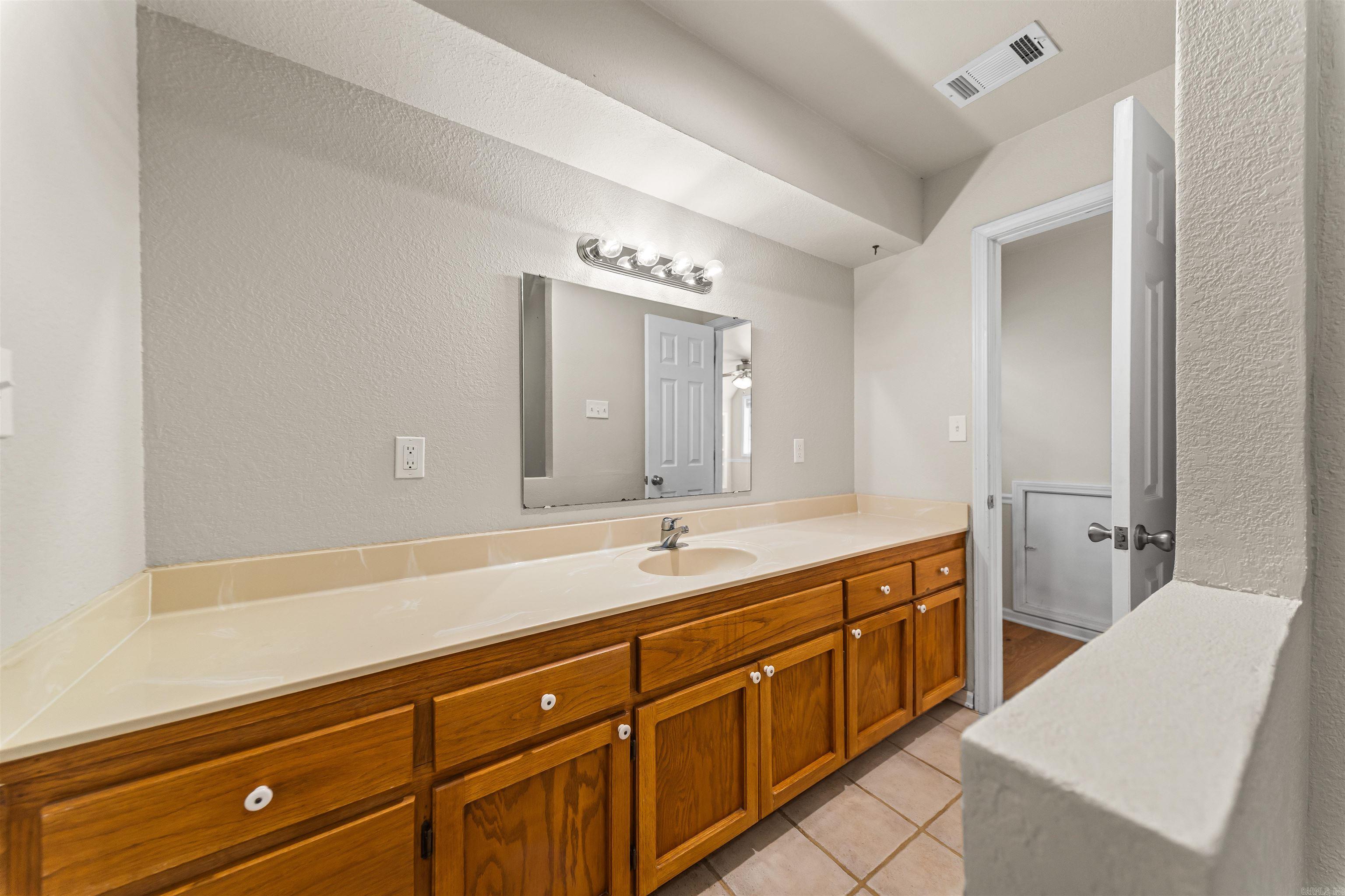 381 E Strawberry Property Photo 17