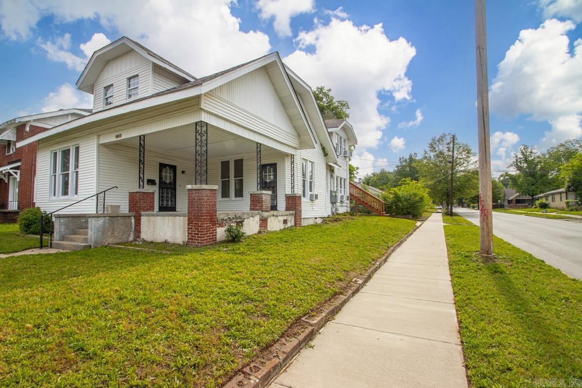1923 S Izard Property Photo 3