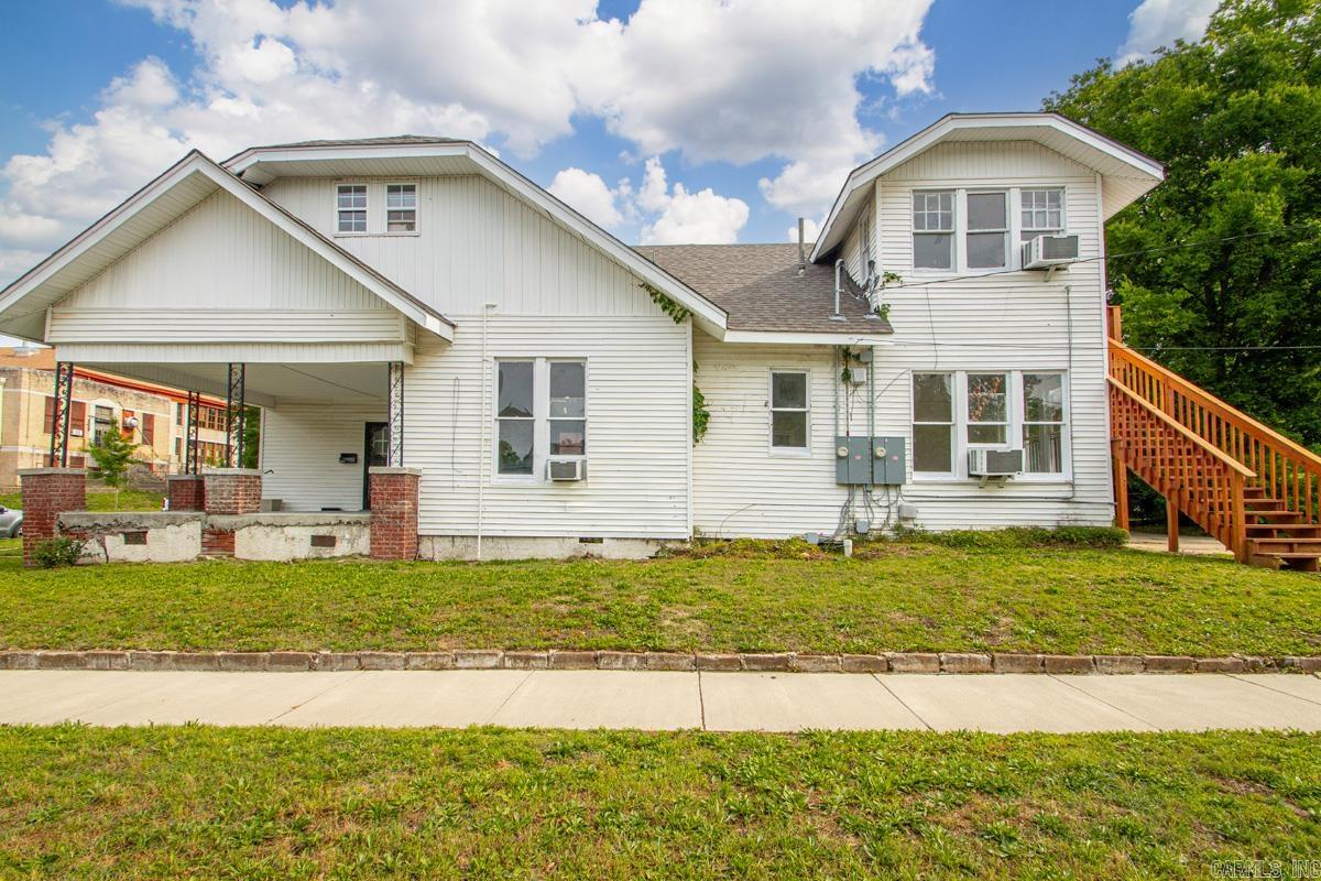 1923 S Izard Property Photo 4
