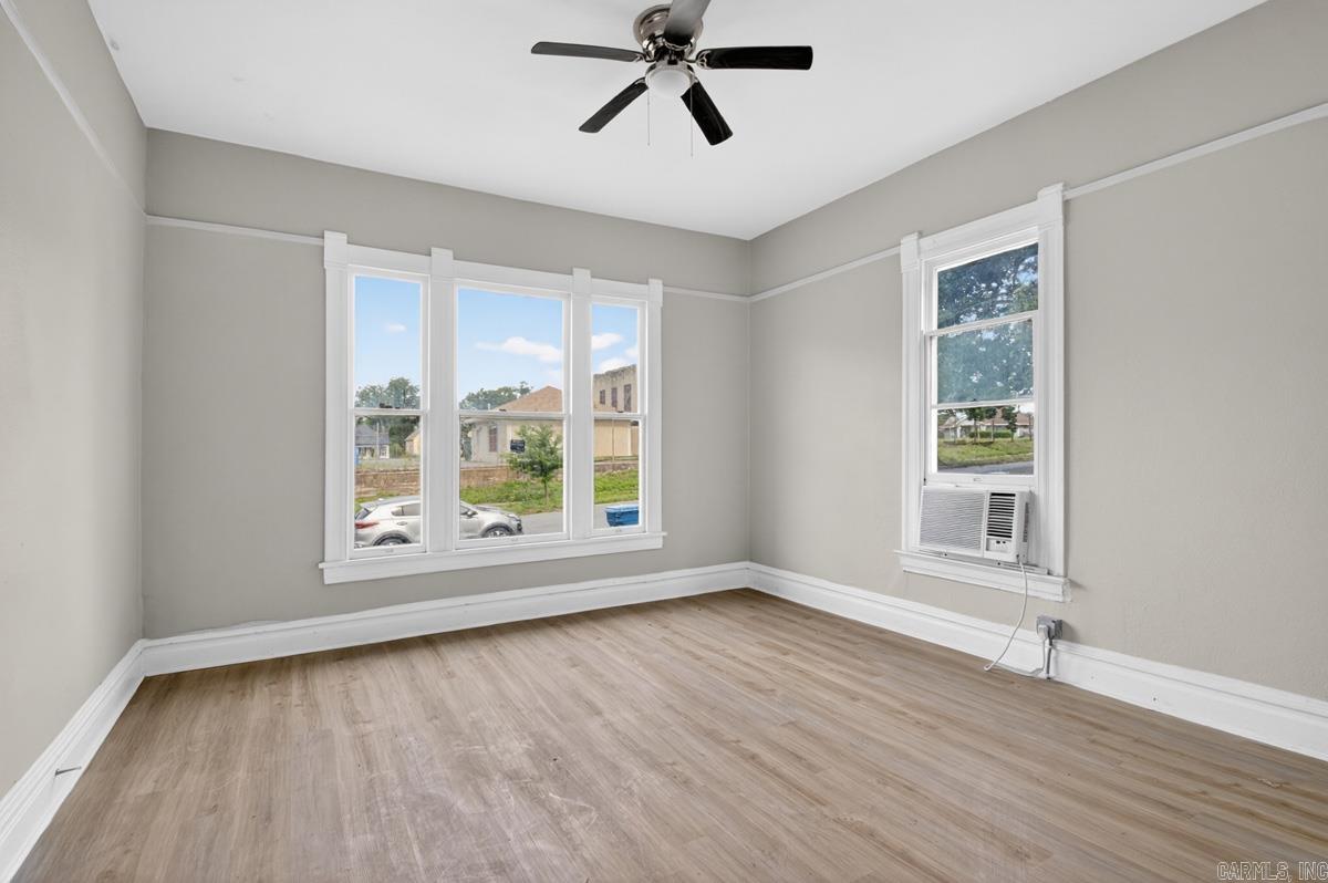 1923 S Izard Property Photo 7