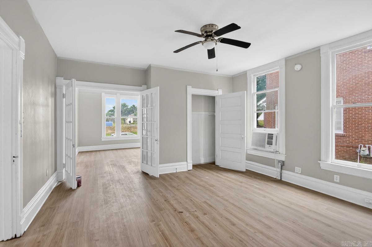 1923 S Izard Property Photo 8