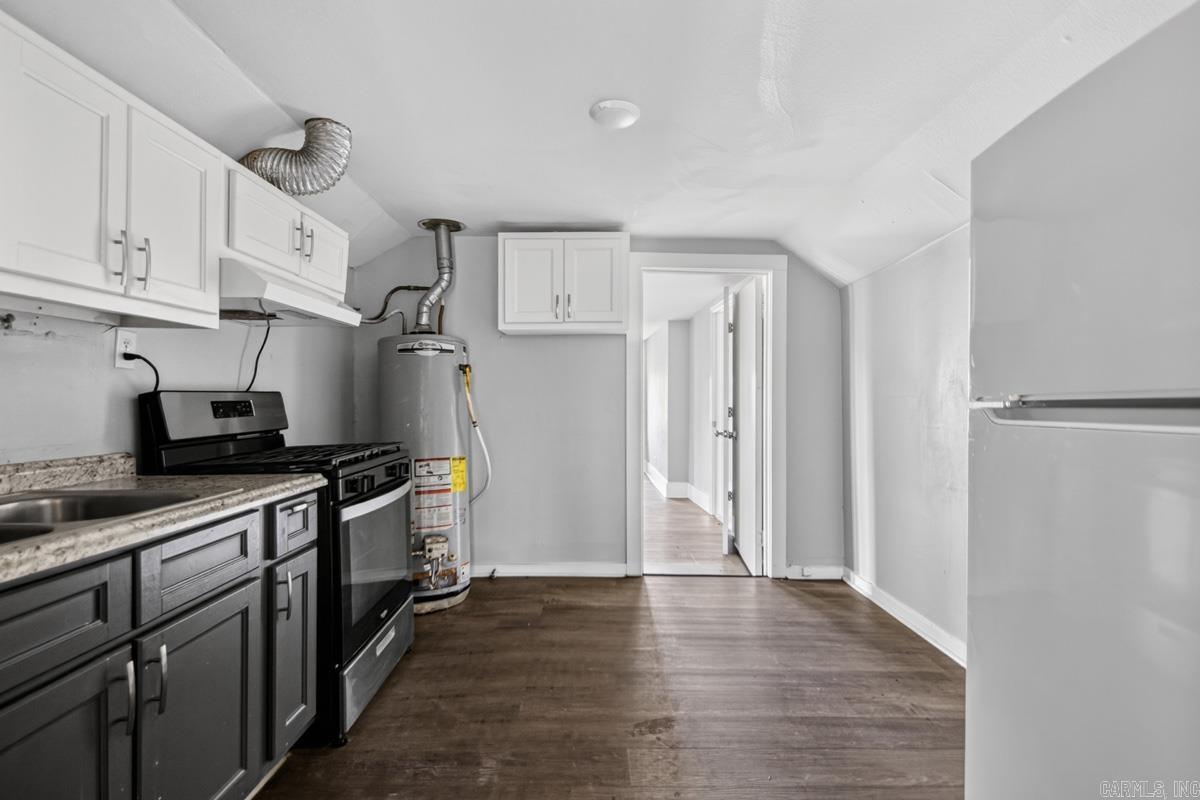 1923 S Izard Property Photo 28