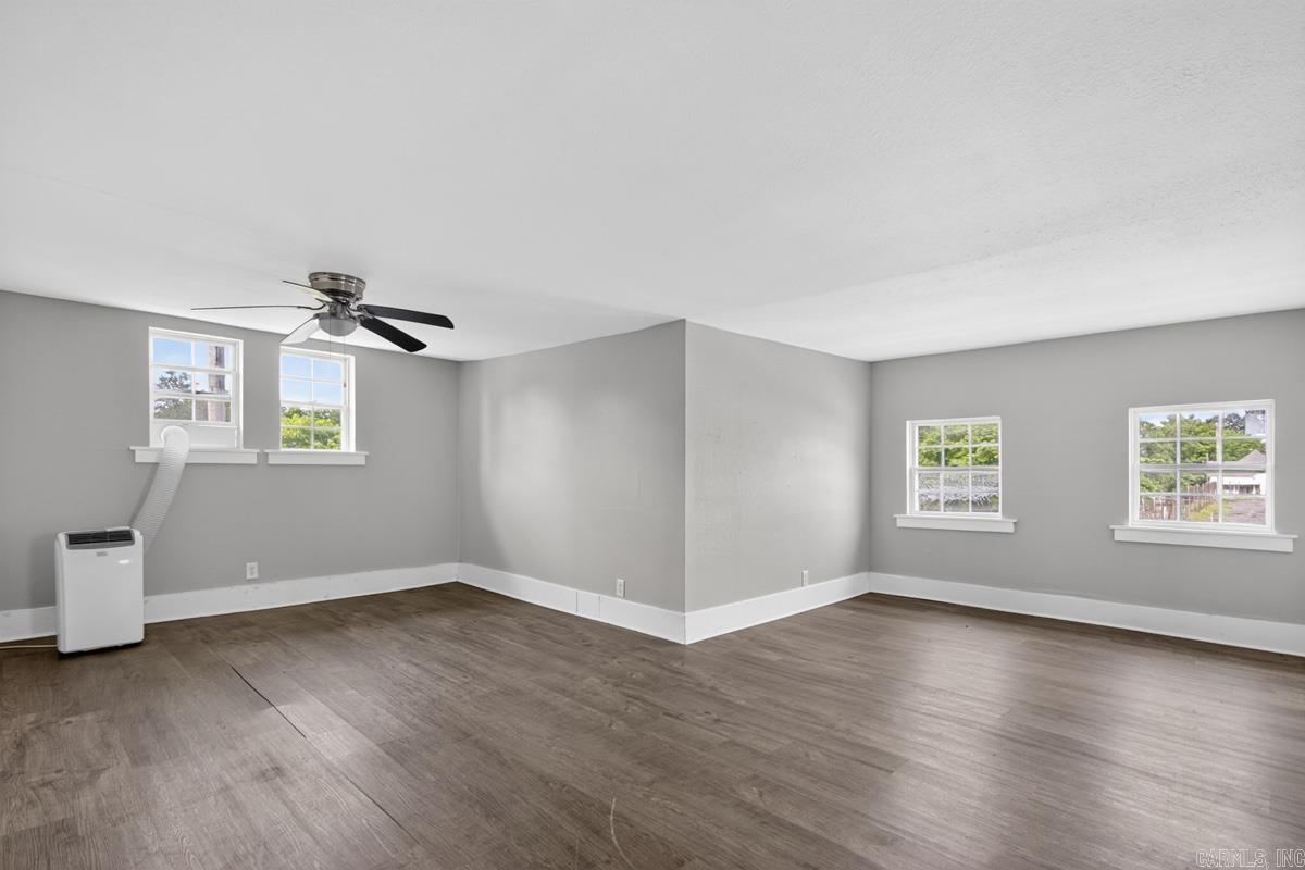 1923 S Izard Property Photo 33