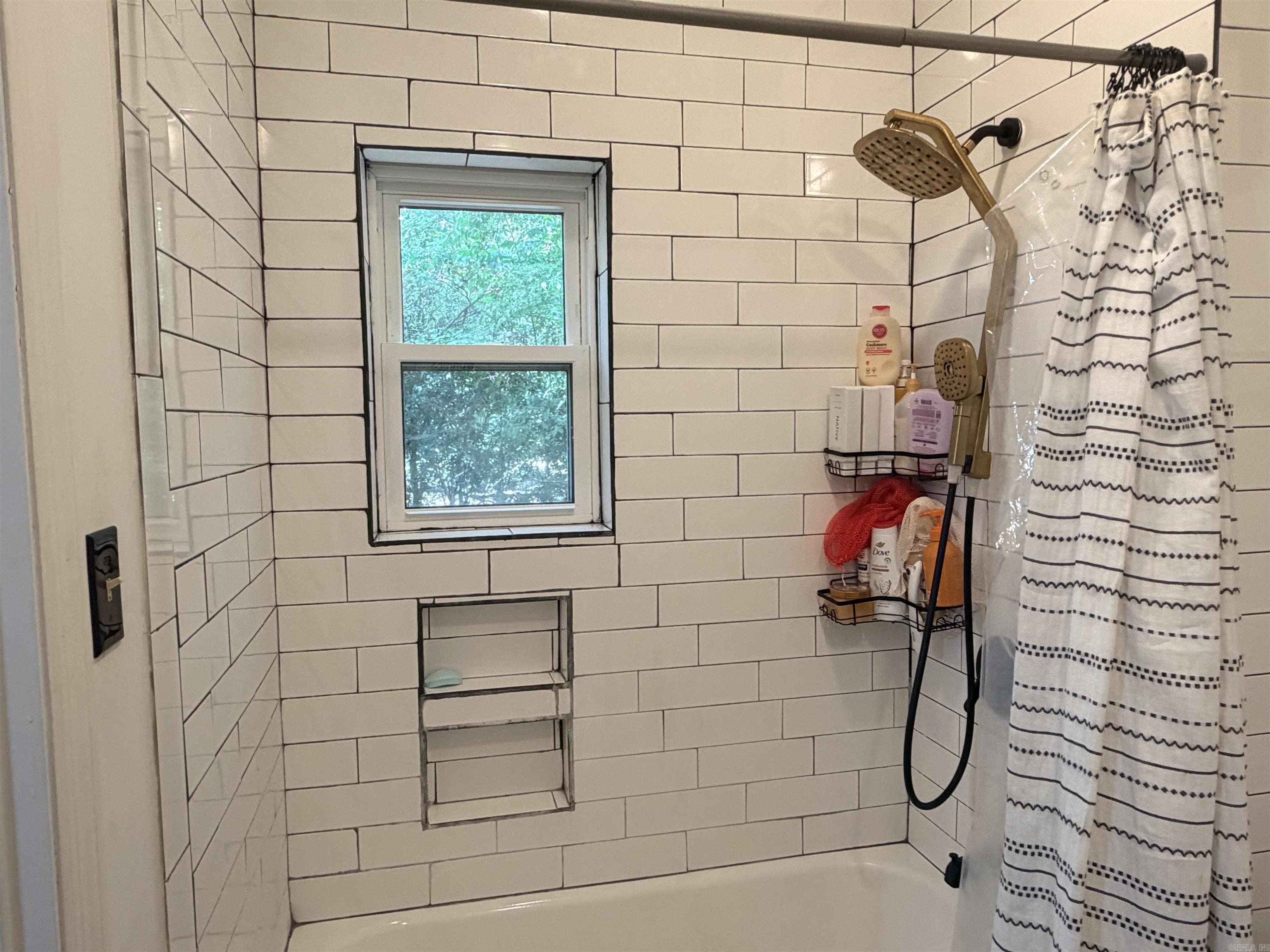 1312 W 35th Avenue Property Photo 8