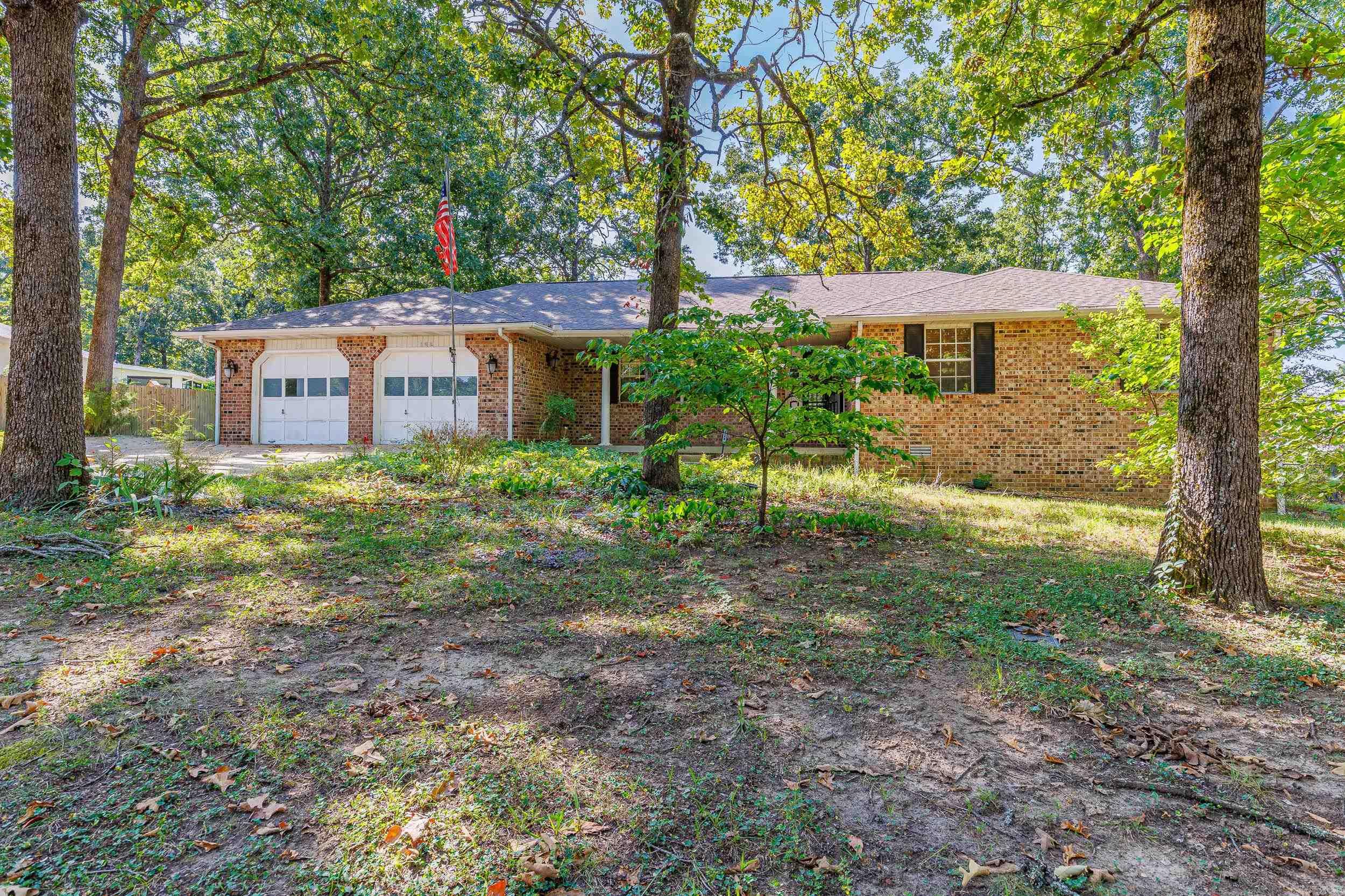 120 Kingsway Circle Property Photo 2