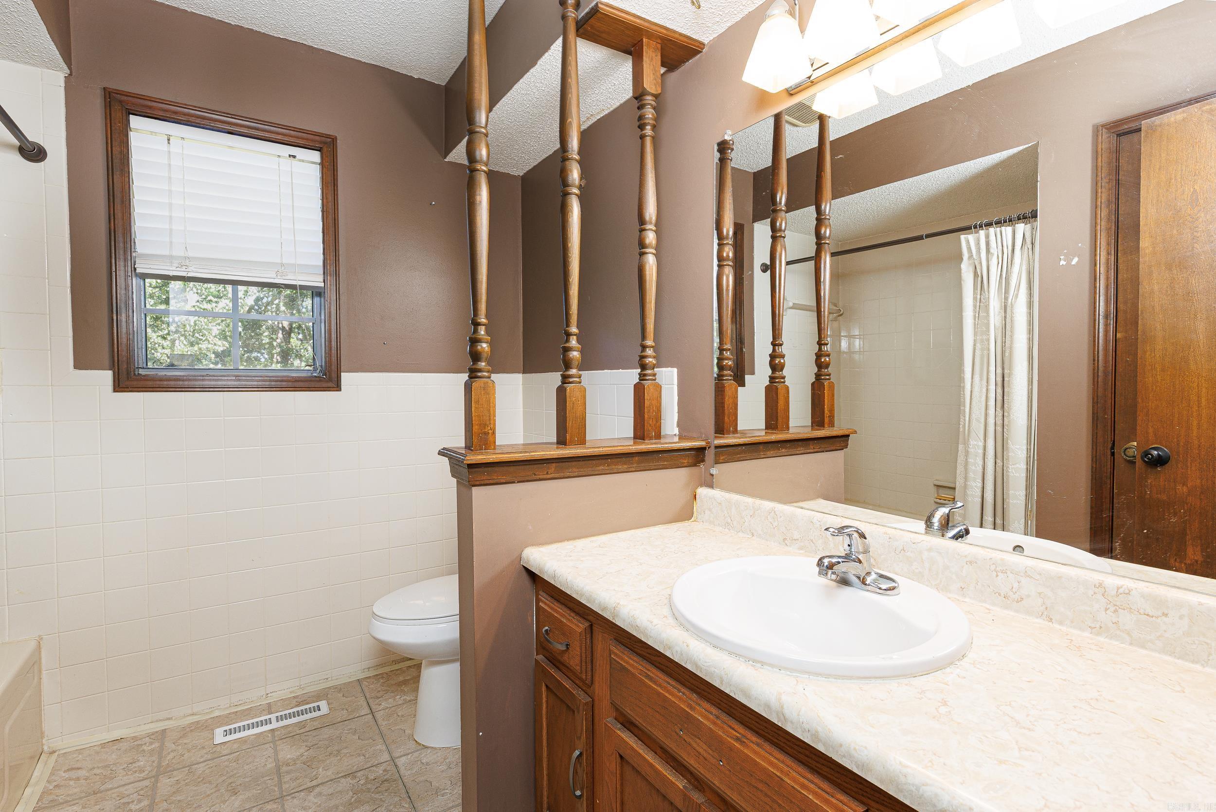 120 Kingsway Circle Property Photo 36